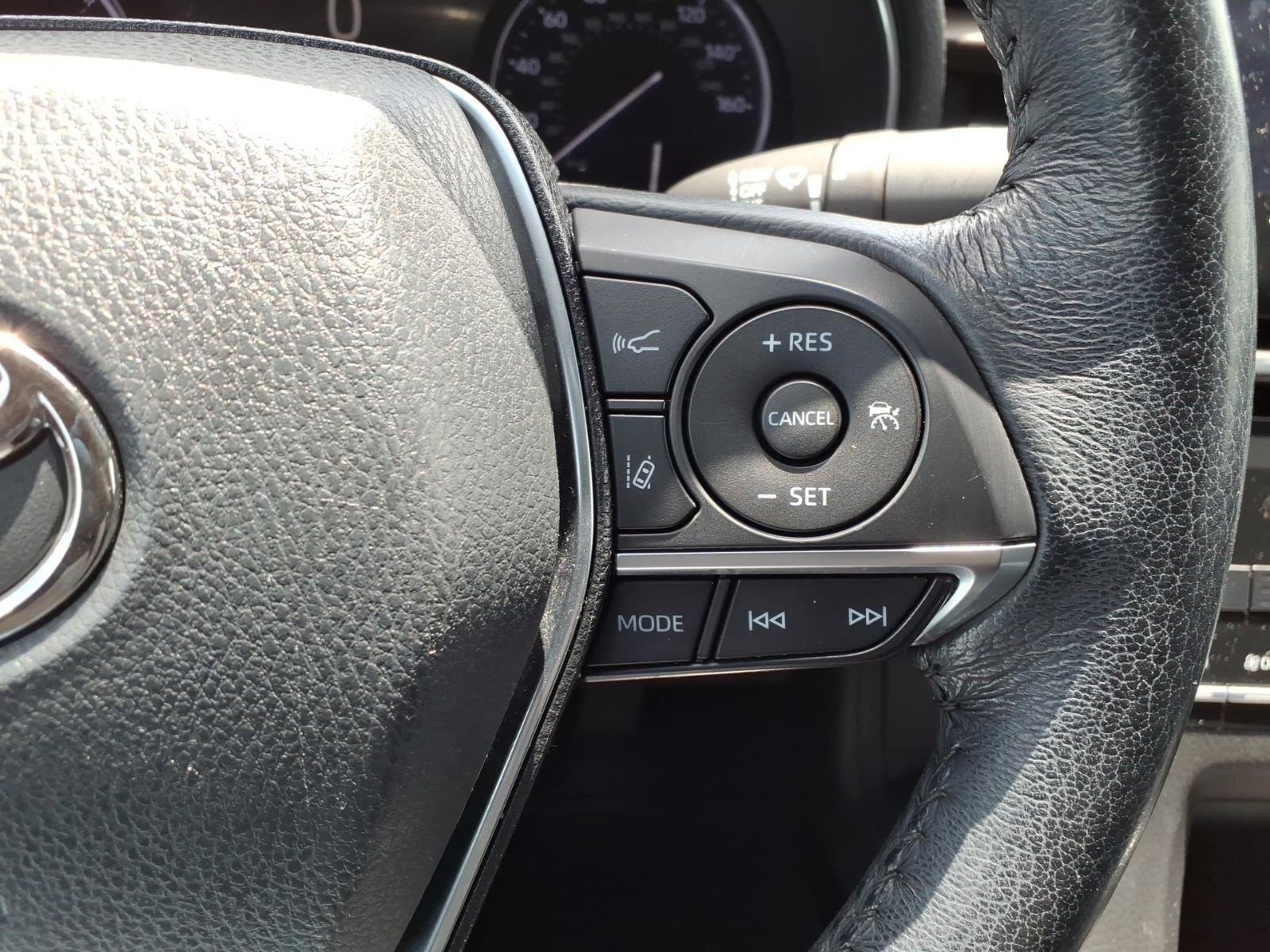 2020 Toyota Avalon Hybrid XLE