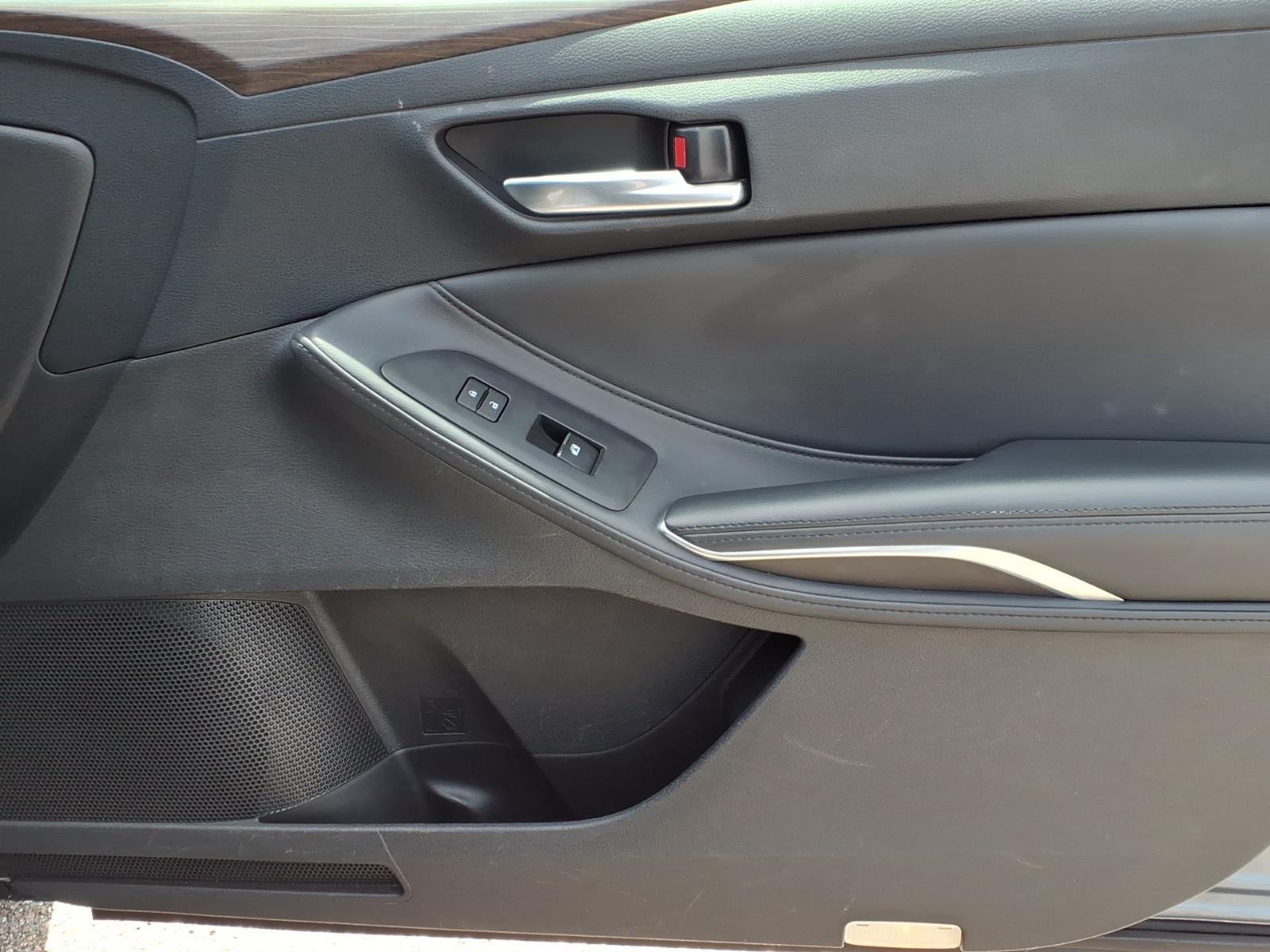 2020 Toyota Avalon Hybrid XLE
