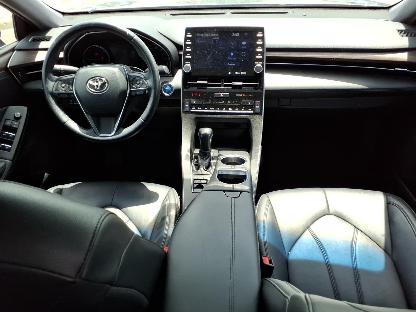 2020 Toyota Avalon Hybrid XLE