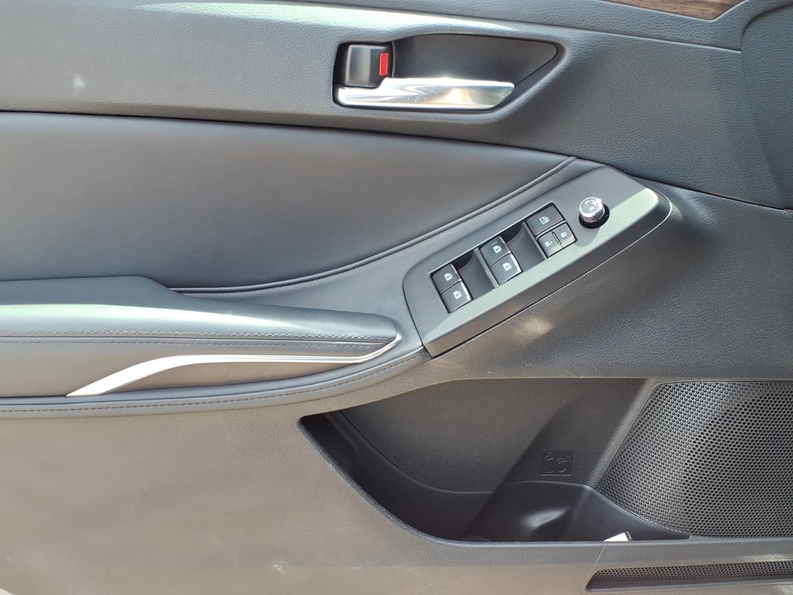 2020 Toyota Avalon Hybrid XLE