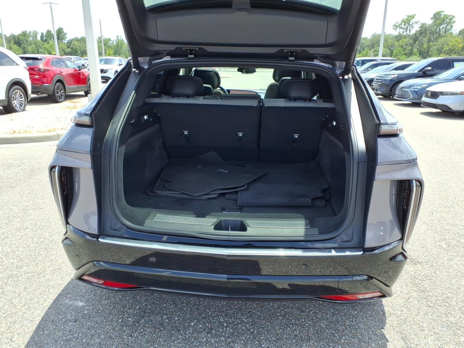 2024 Cadillac LYRIQ Tech
