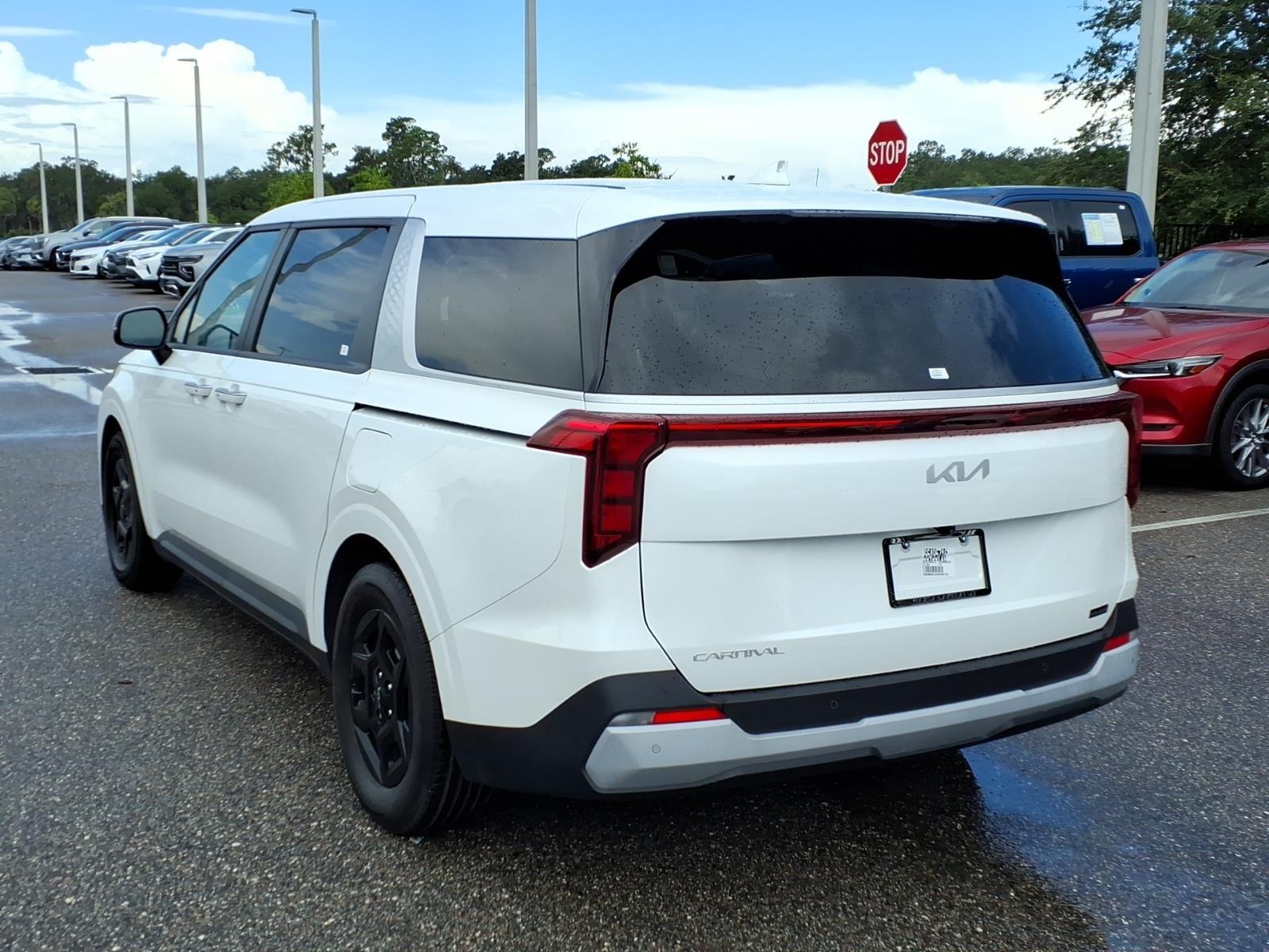 2025 Kia Carnival LXS