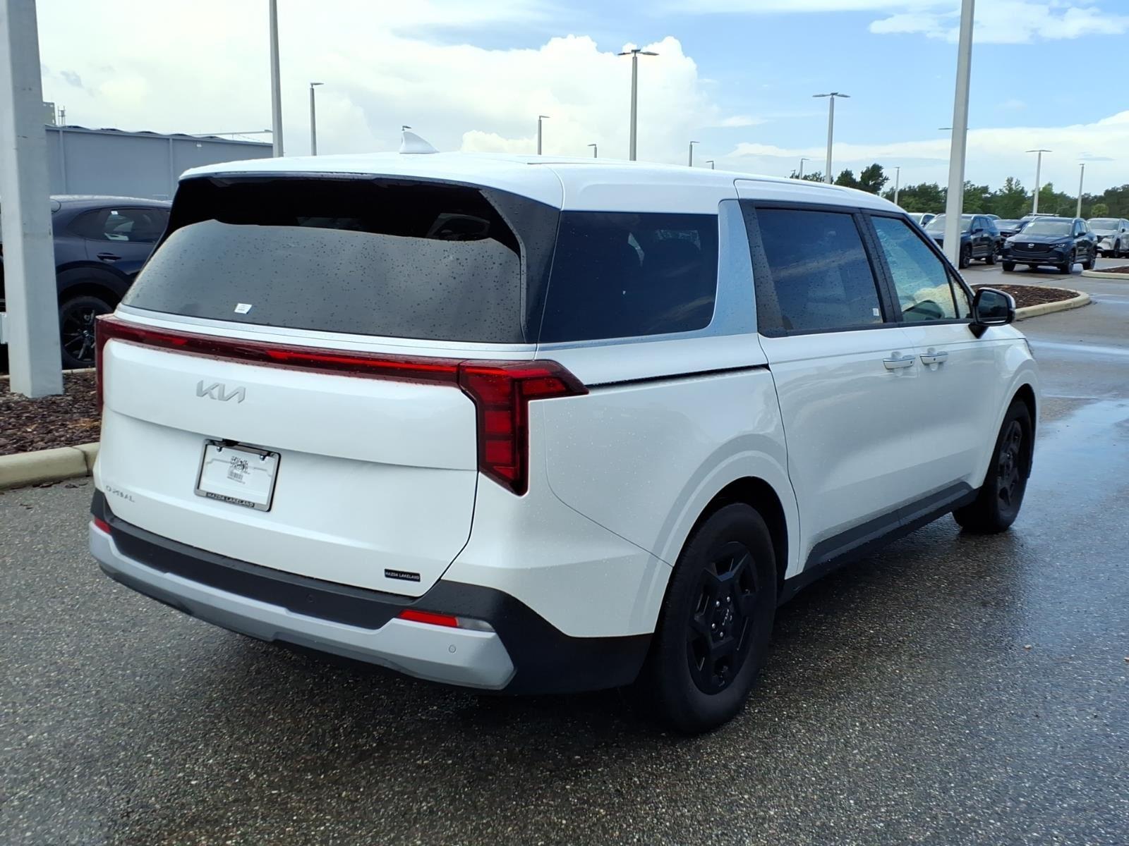 2025 Kia Carnival LXS
