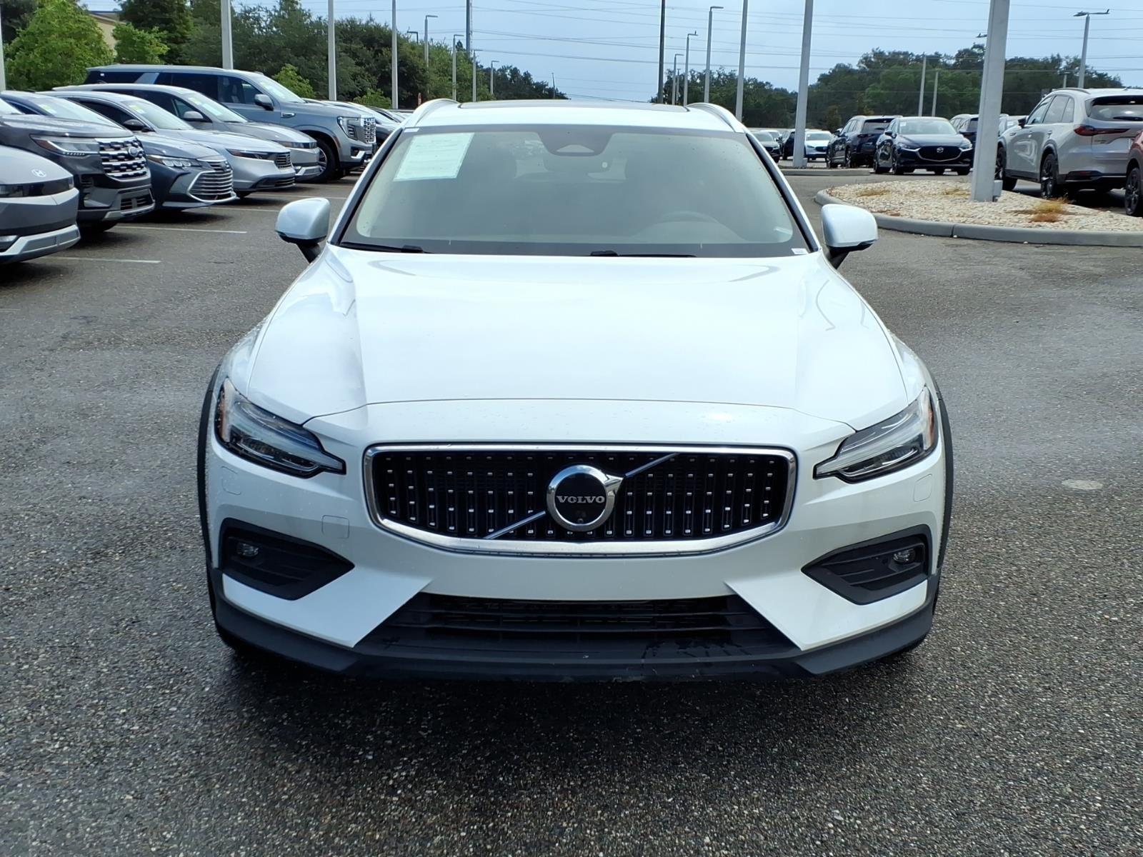 2025 Volvo V60 Cross Country Plus