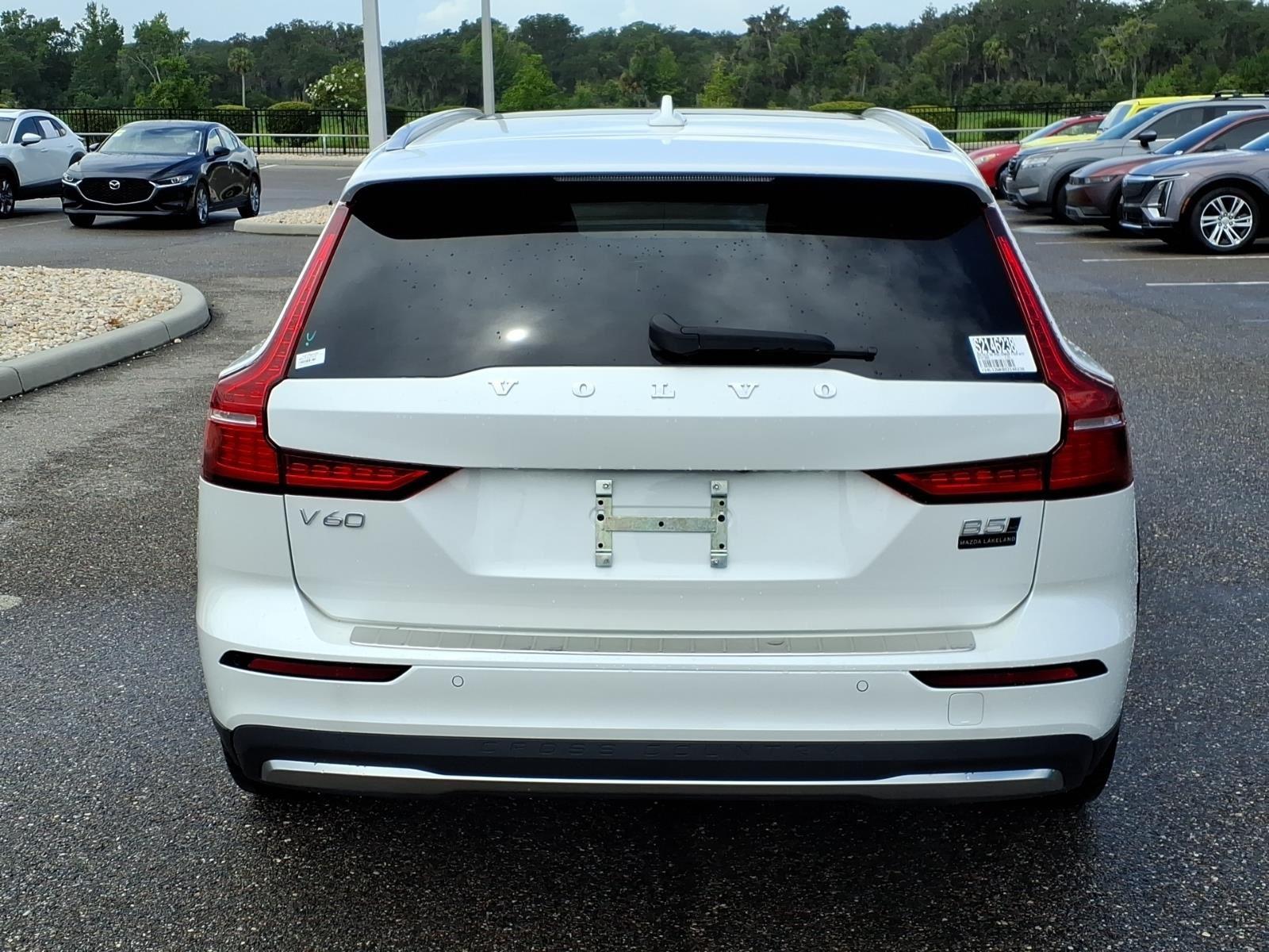 2025 Volvo V60 Cross Country Plus