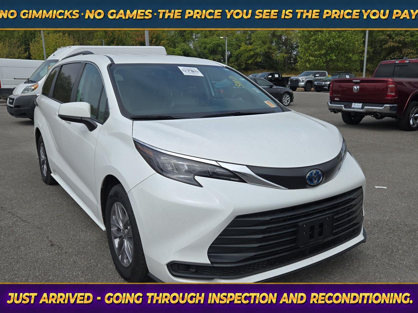 2024 Toyota Sienna LE 8-Passenger AWD
