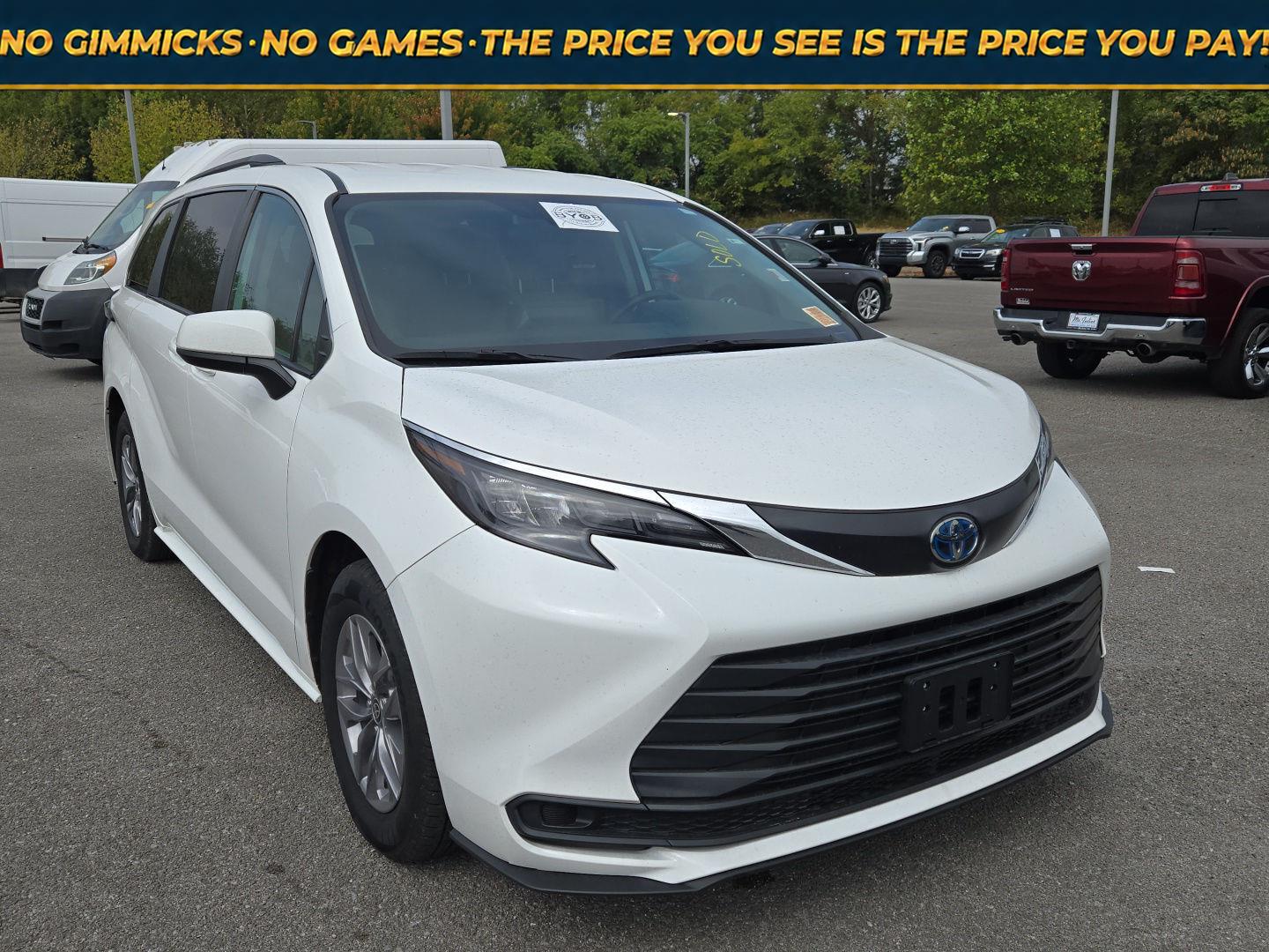  2024 Toyota Sienna LE 8-Passenger AWD   