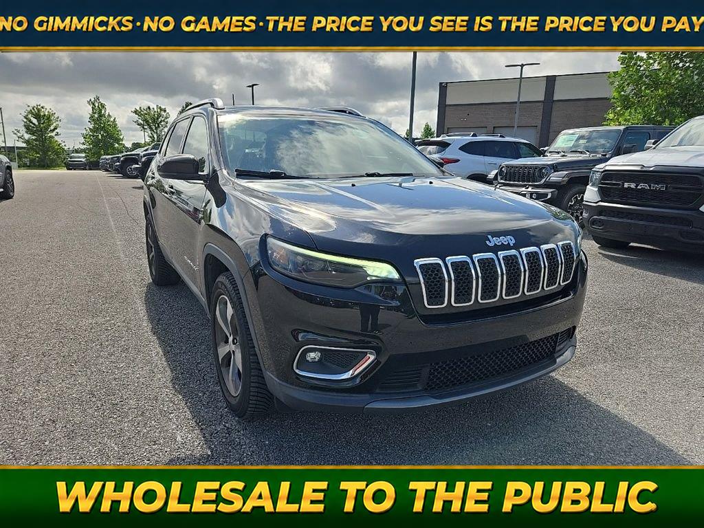 Diamond Black Crystal Pearlcoat 2019 Jeep Cherokee SUV / Crossover Four-Wheel Drive 9-Speed Automatic