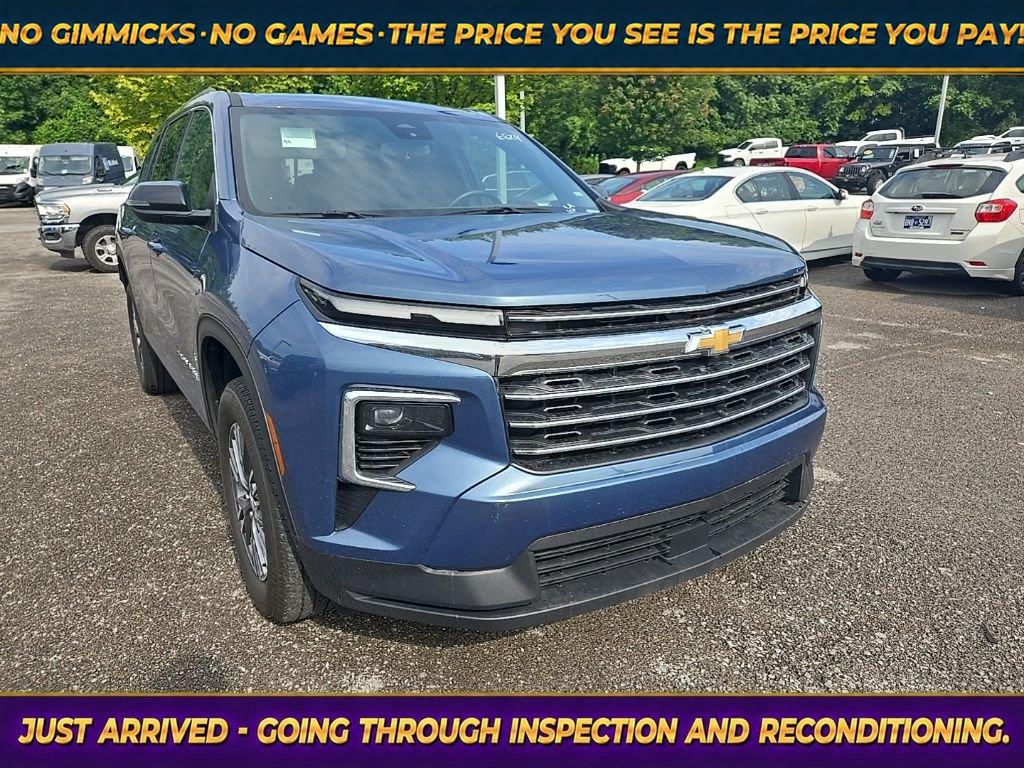Blue 2025 Chevrolet Traverse SUV / Crossover Front-Wheel Drive 8-Speed Automatic