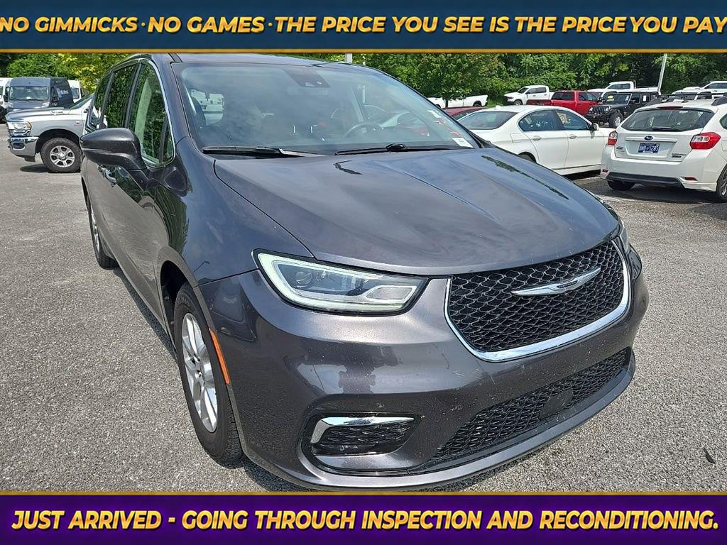Gray (Granite Crystal Metallic Clearcoat) 2023 Chrysler Pacifica Minivan Front-Wheel Drive 9-Speed Automatic