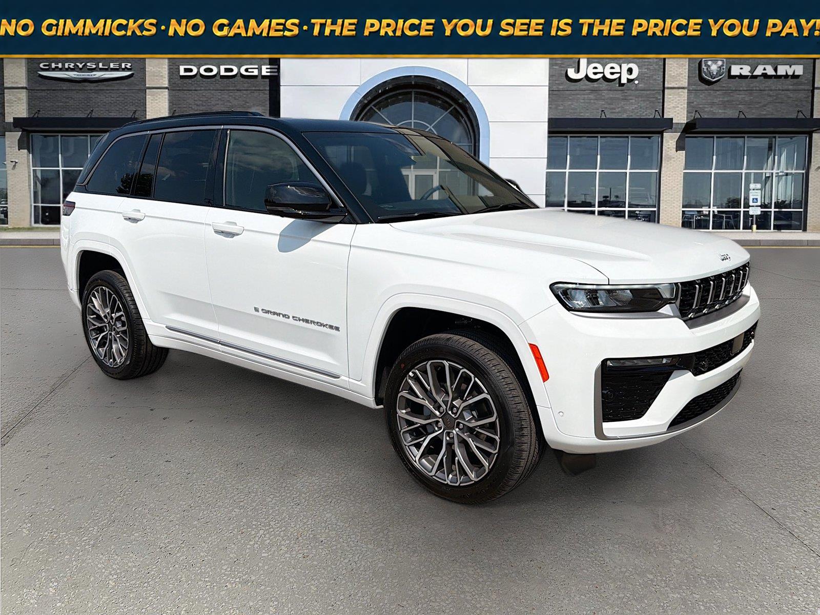 Bright White Clearcoat 2026 Jeep Grand Cherokee SUV / Crossover Four-Wheel Drive 8-Speed Automatic