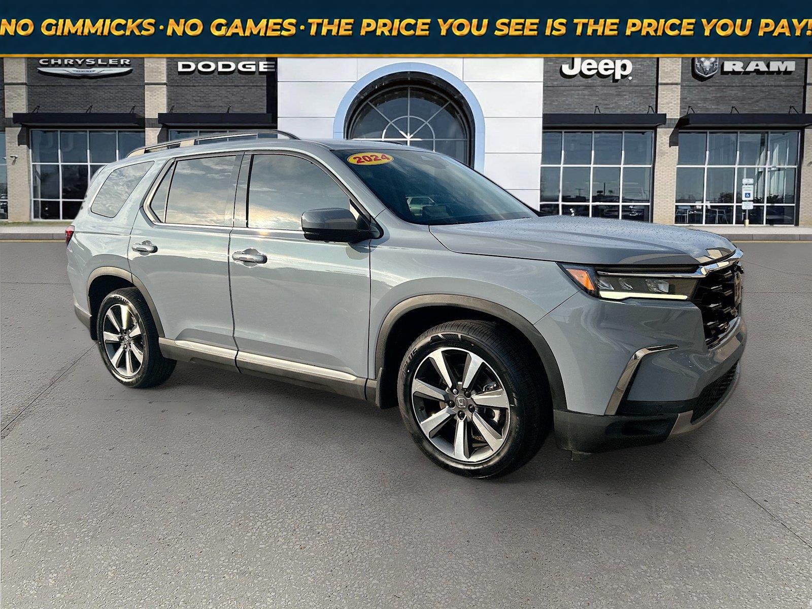 Sonic Gray Pearl 2024 Honda Pilot SUV / Crossover All-Wheel Drive Automatic