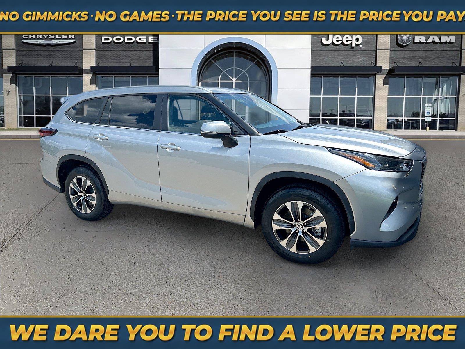 Celestial Silver Metallic 2024 Toyota Highlander SUV / Crossover Front-Wheel Drive 8-Speed Automatic