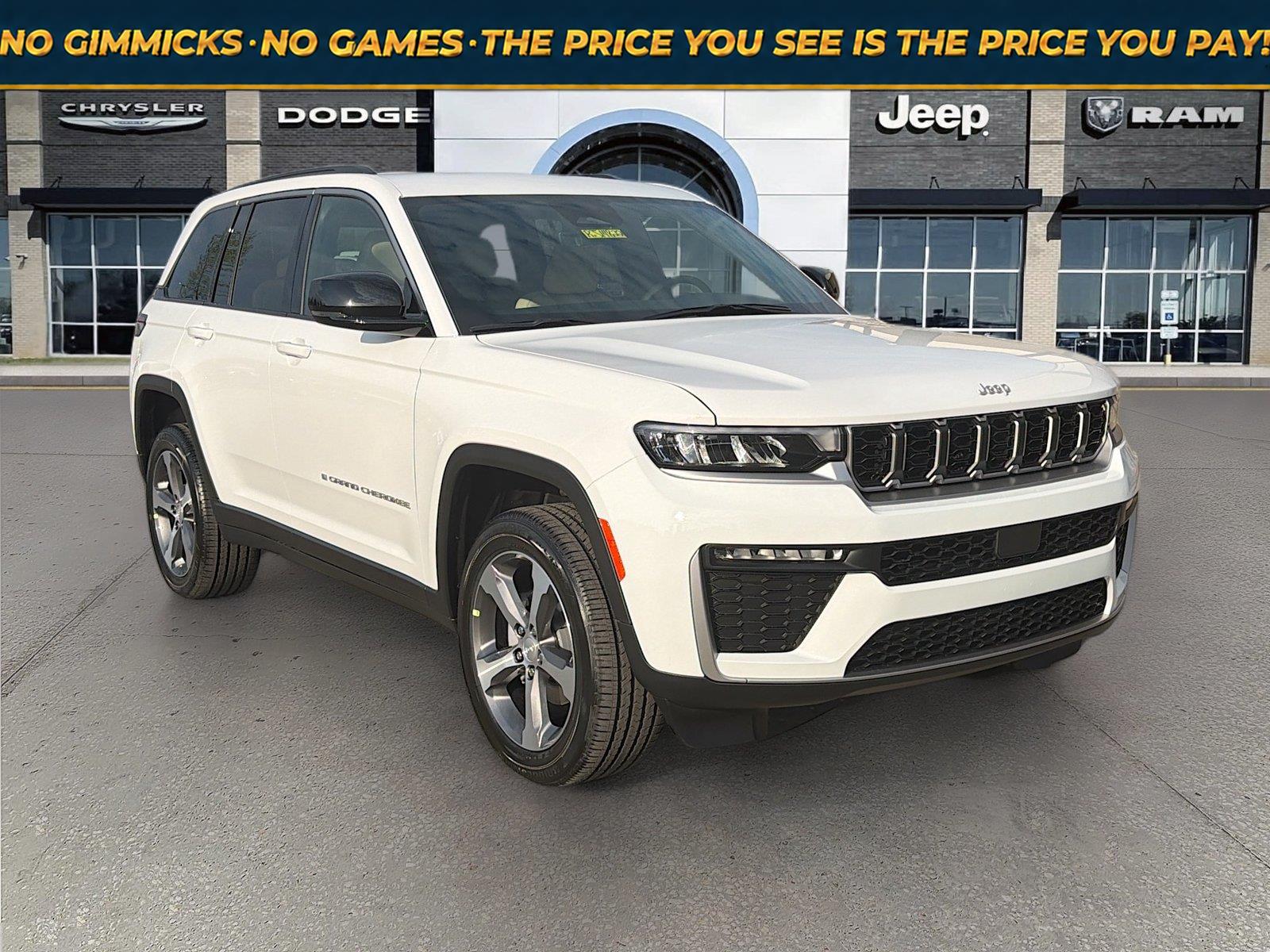 Bright White Clearcoat 2026 Jeep Grand Cherokee SUV / Crossover Four-Wheel Drive 8-Speed Automatic