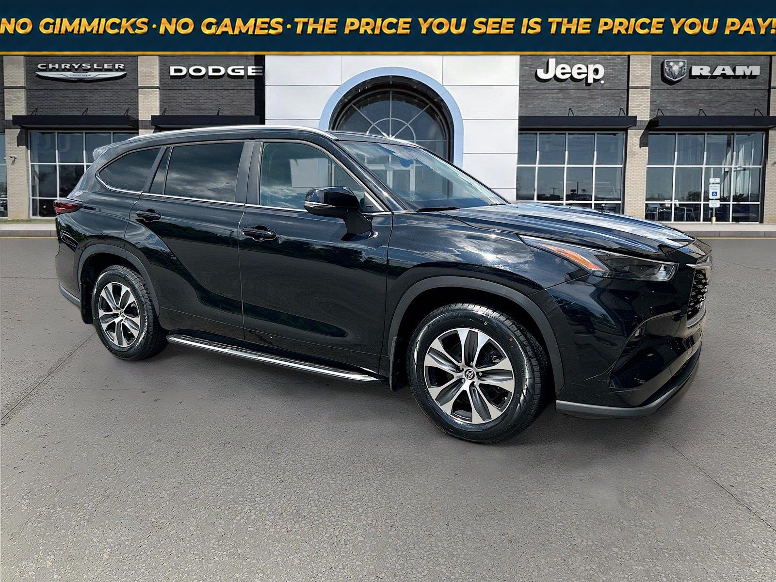 Midnight Black Metallic 2024 Toyota Highlander SUV / Crossover Front-Wheel Drive 8-Speed Automatic