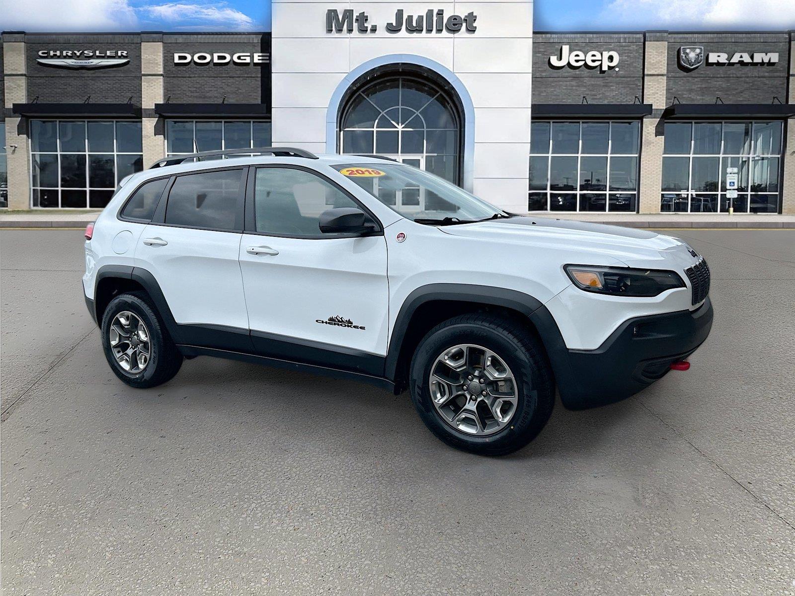 Bright White Clearcoat 2019 Jeep Cherokee SUV / Crossover Four-Wheel Drive 9-Speed Automatic