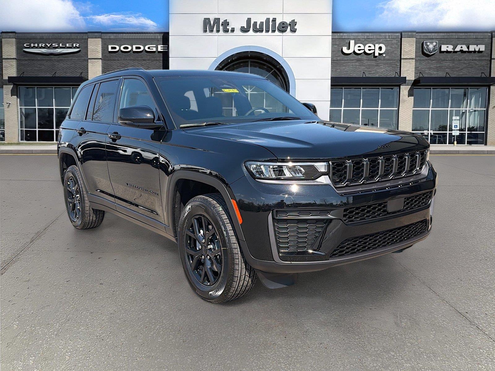 Diamond Black Crystal Pearlcoat 2026 Jeep Grand Cherokee SUV / Crossover Four-Wheel Drive 8-Speed Automatic