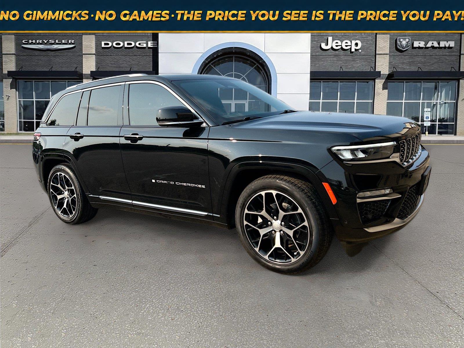 Diamond Black Crystal Pearlcoat 2023 Jeep Grand Cherokee SUV / Crossover Four-Wheel Drive 8-Speed Automatic
