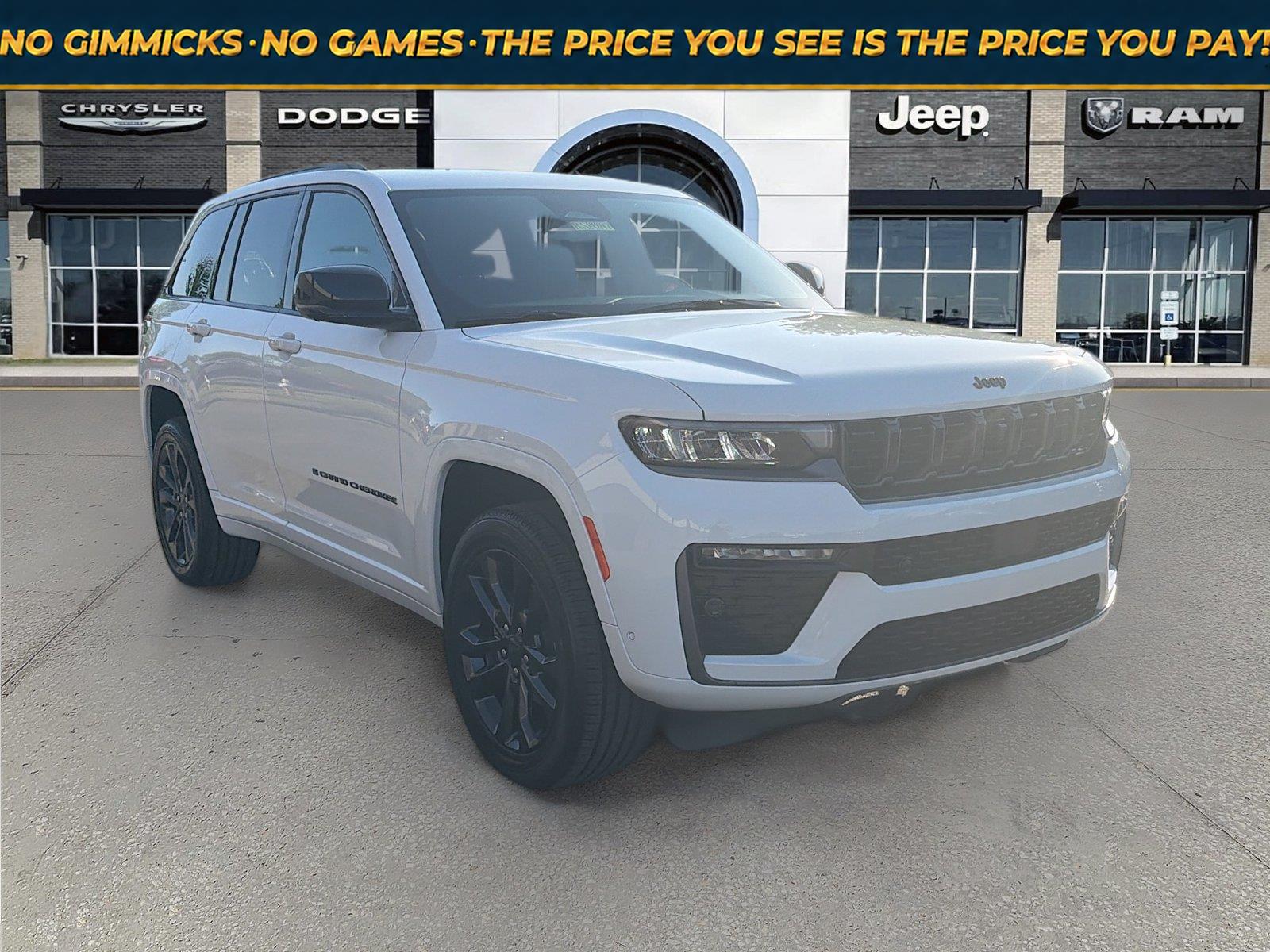 Bright White Clearcoat 2026 Jeep Grand Cherokee SUV / Crossover Four-Wheel Drive 8-Speed Automatic