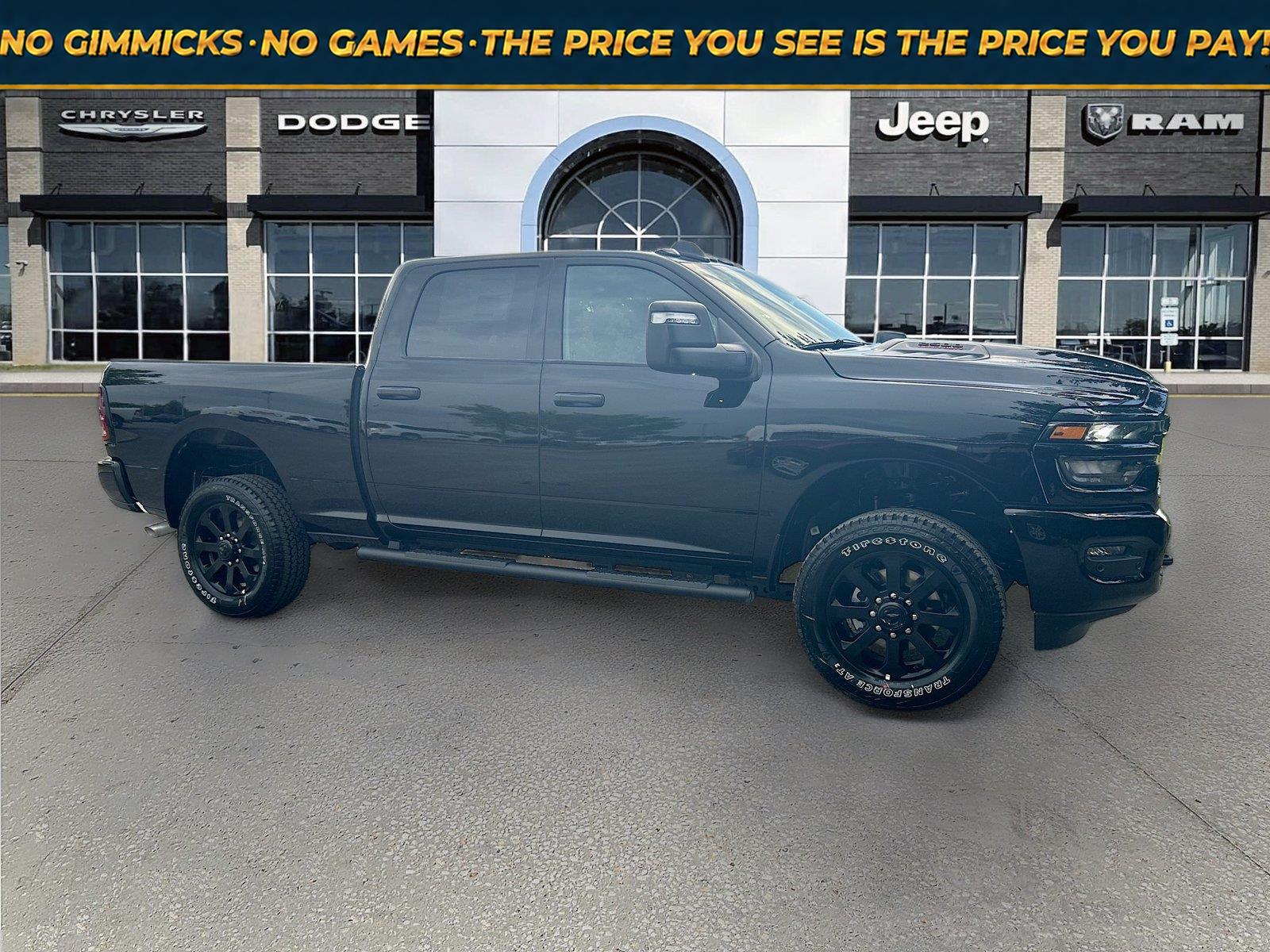 Diamond Black Crystal Pearlcoat 2026 RAM 2500 Pickup Truck Four-Wheel Drive 8-Speed Automatic