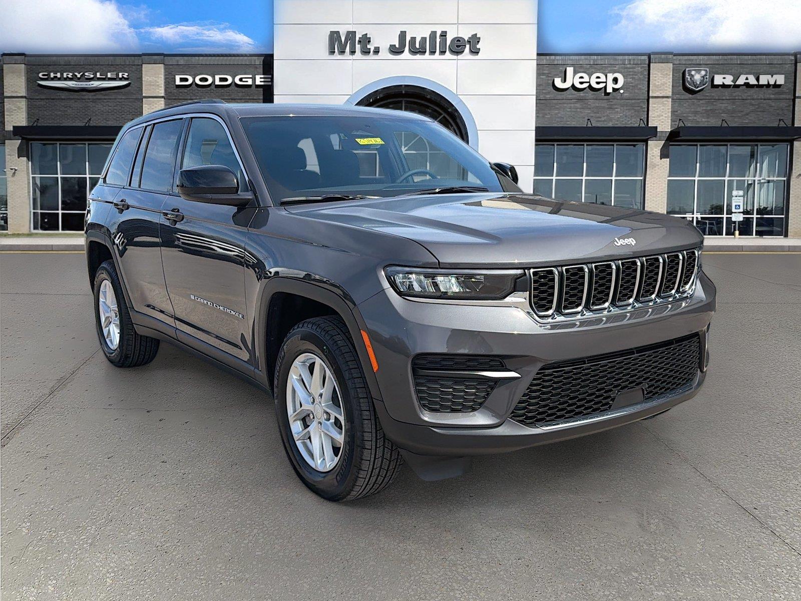 Baltic Gray Metallic Clearcoat 2026 Jeep Grand Cherokee SUV / Crossover Four-Wheel Drive 8-Speed Automatic