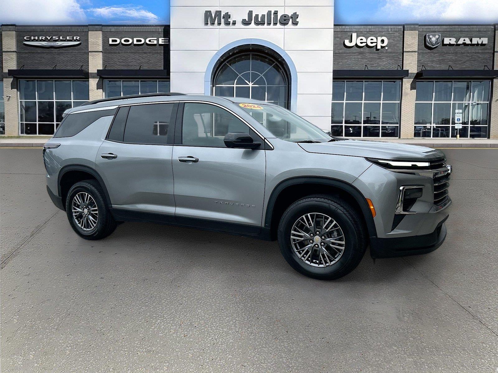 Sterling Gray Metallic 2024 Chevrolet Traverse SUV / Crossover Front-Wheel Drive 8-Speed Automatic