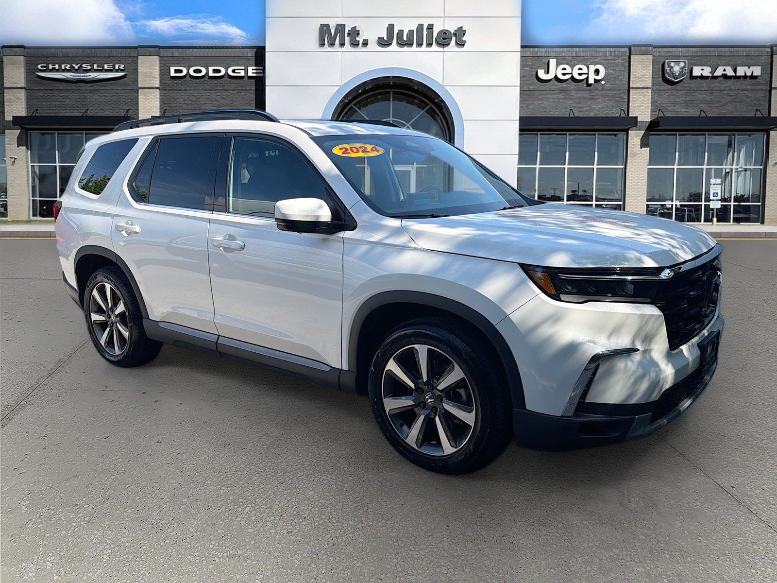 Platinum White Pearl 2024 Honda Pilot SUV / Crossover All-Wheel Drive Automatic