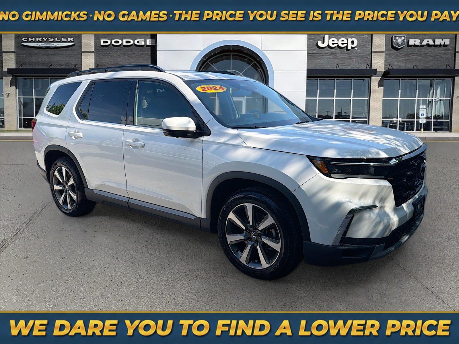 Platinum White Pearl 2024 Honda Pilot SUV / Crossover All-Wheel Drive Automatic