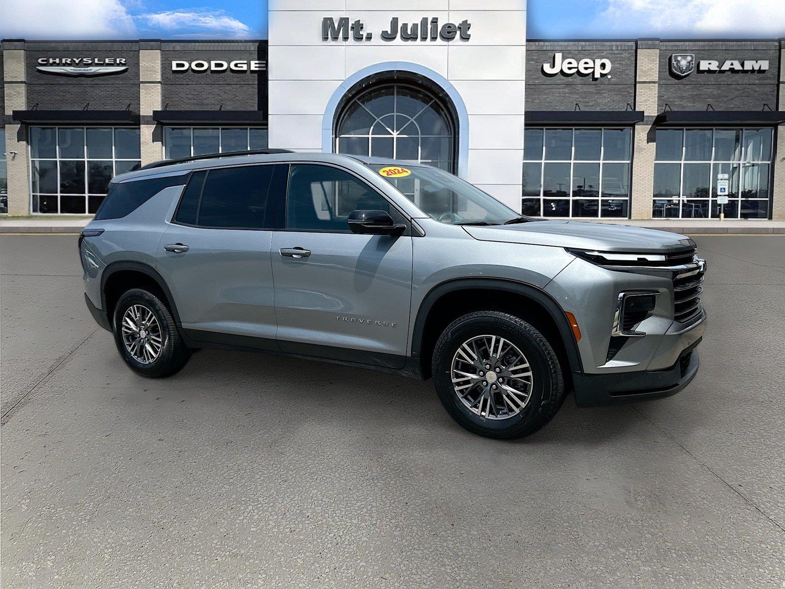 Sterling Gray Metallic 2024 Chevrolet Traverse SUV / Crossover Front-Wheel Drive 8-Speed Automatic