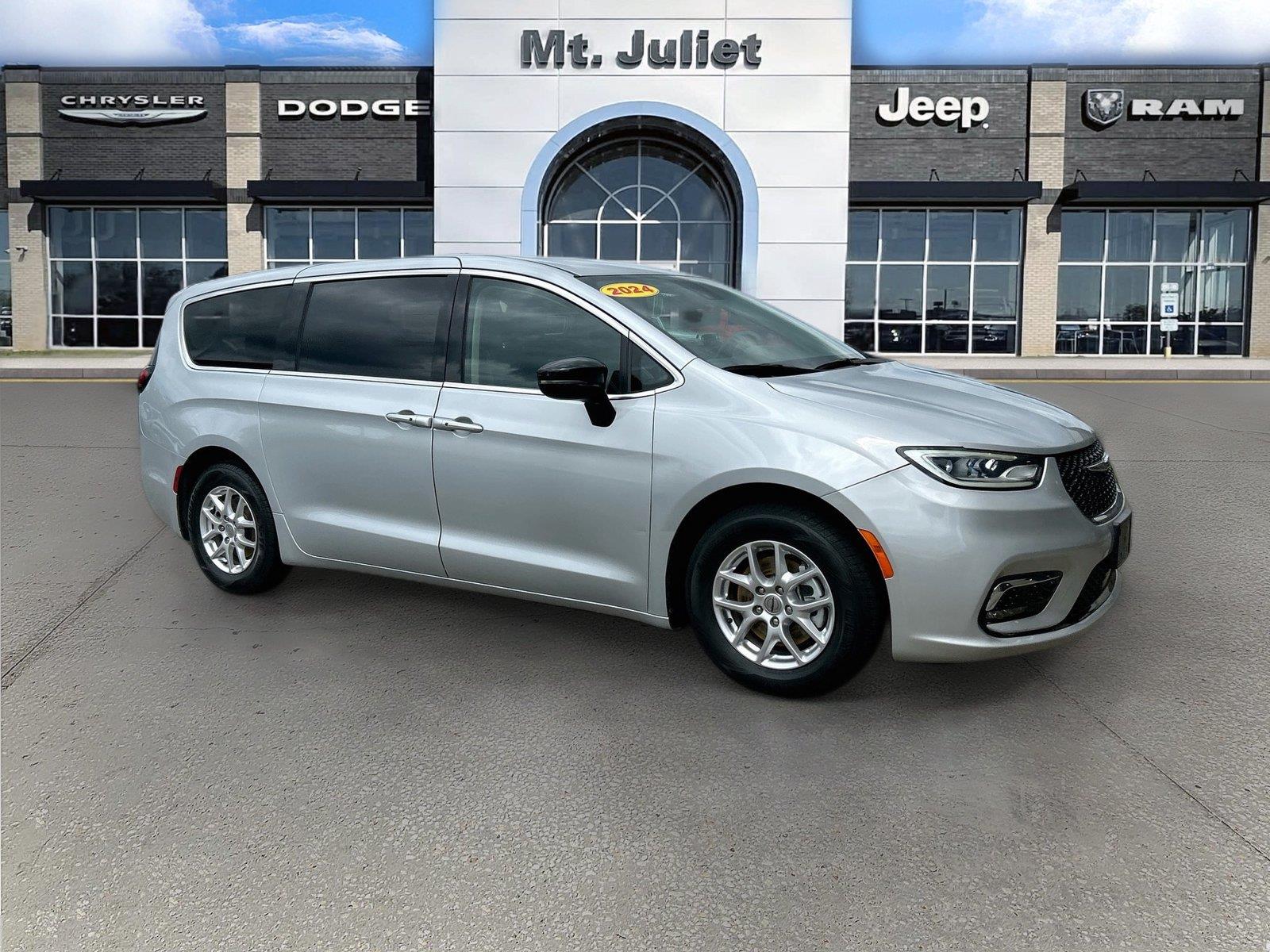 Silver Mist Clearcoat 2024 Chrysler Pacifica Minivan Front-Wheel Drive 9-Speed Automatic