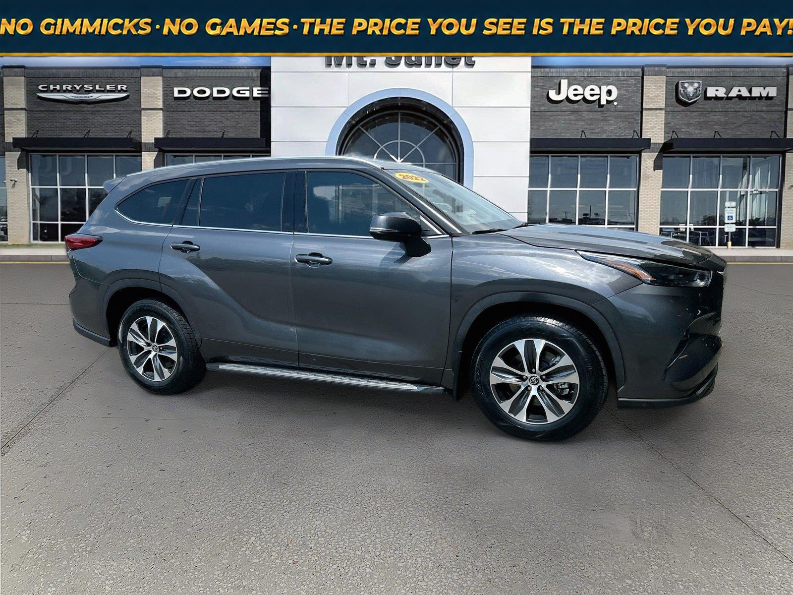 Magnetic Gray Metallic 2022 Toyota Highlander SUV / Crossover Front-Wheel Drive 8-Speed Automatic