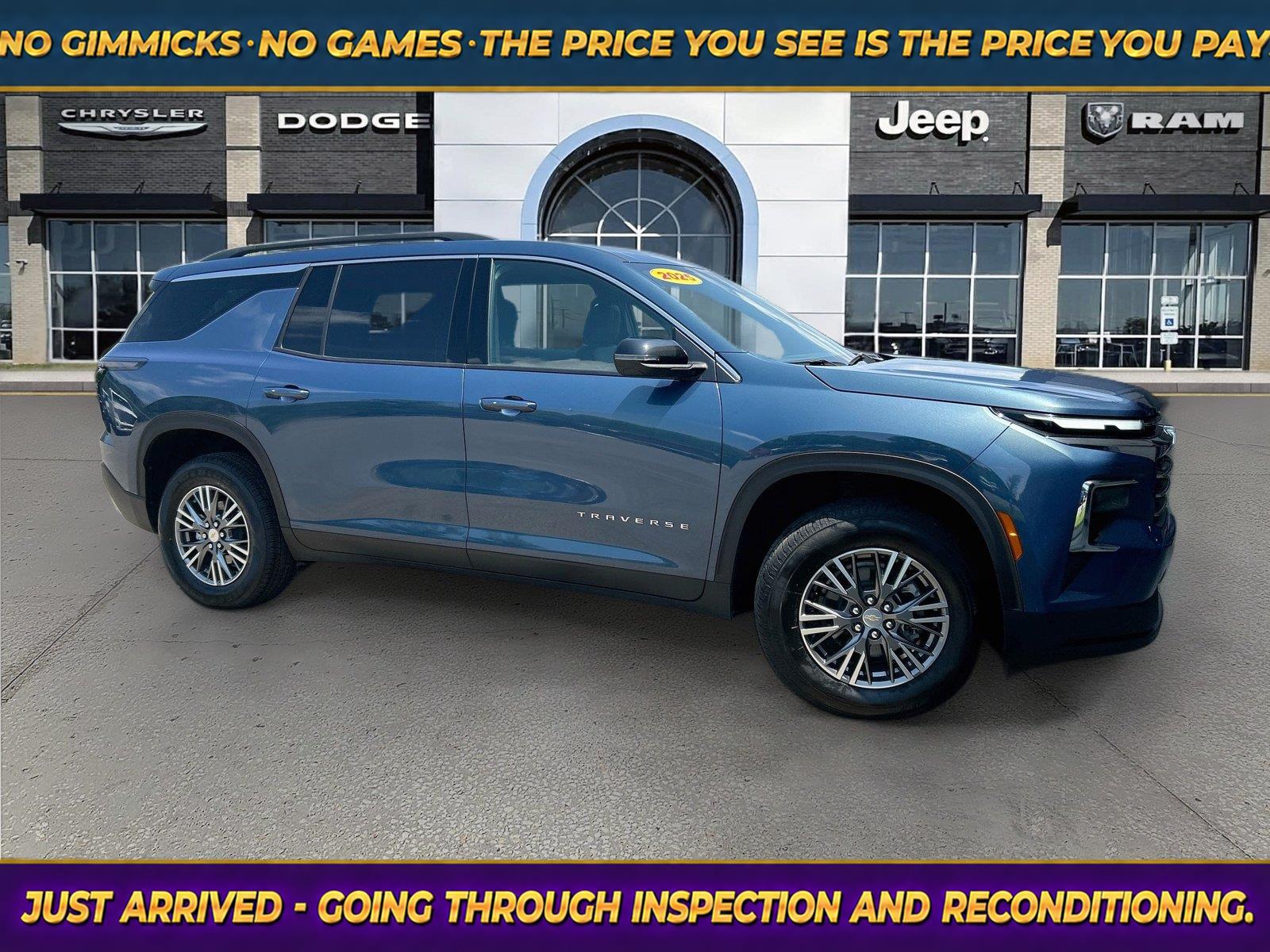 Blue 2025 Chevrolet Traverse SUV / Crossover Front-Wheel Drive 8-Speed Automatic
