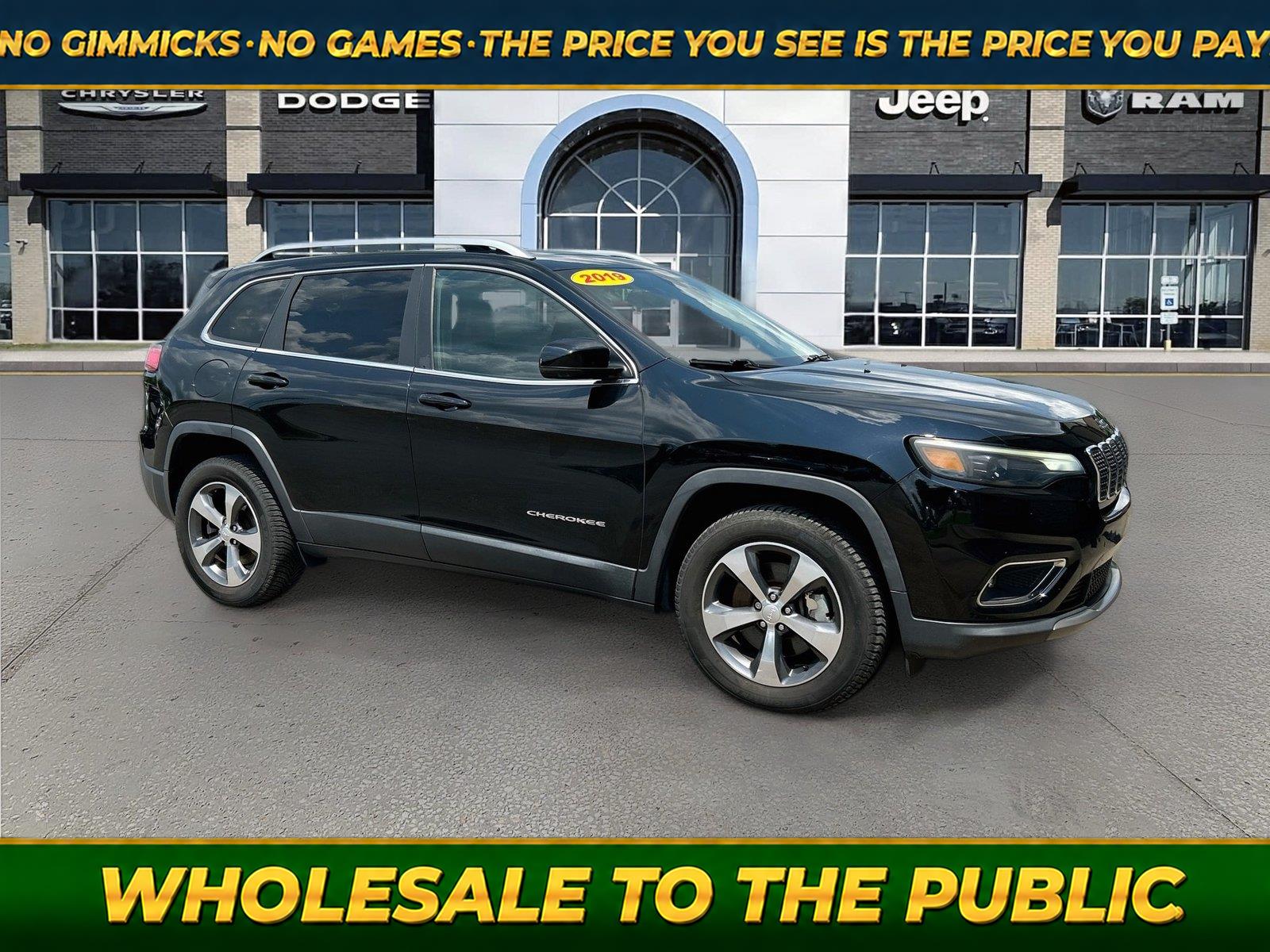 Diamond Black Crystal Pearlcoat 2019 Jeep Cherokee SUV / Crossover Four-Wheel Drive 9-Speed Automatic