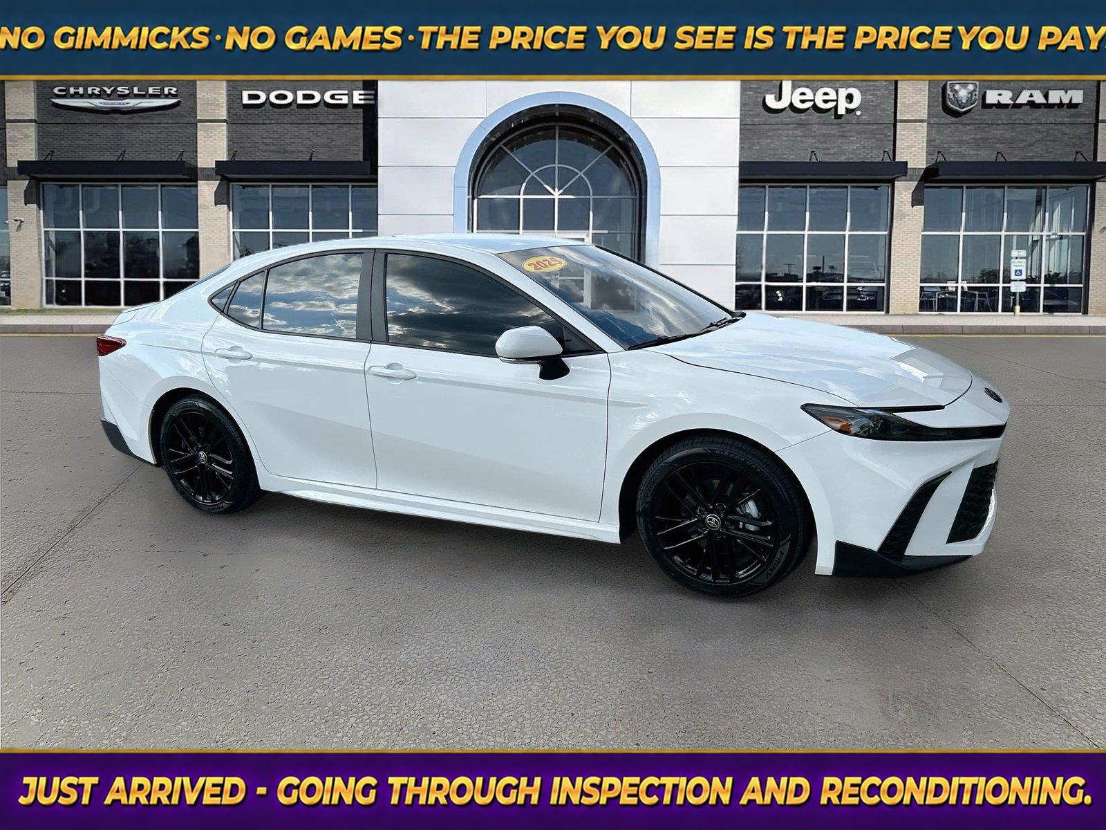 Ice Cap 2025 Toyota Camry Sedan Front-Wheel Drive Continuously Variable Transmission