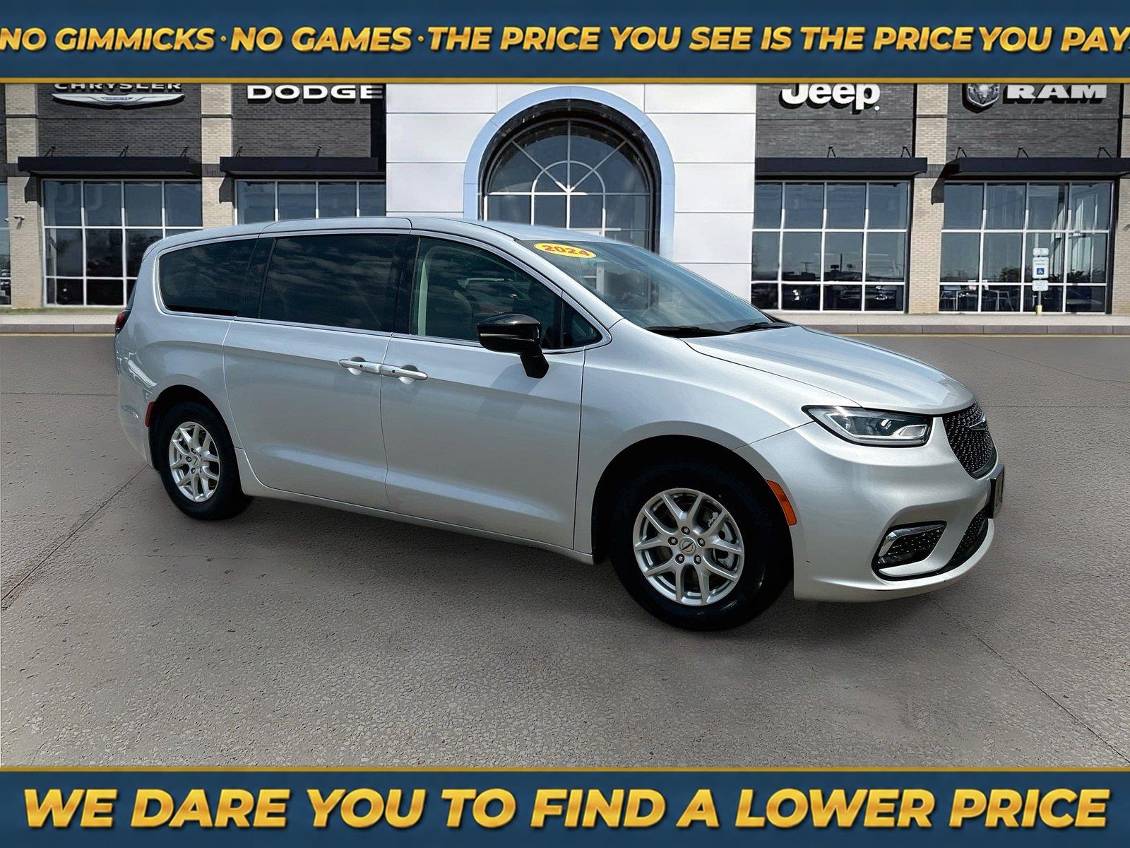 Silver Mist Clearcoat 2024 Chrysler Pacifica Minivan Front-Wheel Drive 9-Speed Automatic