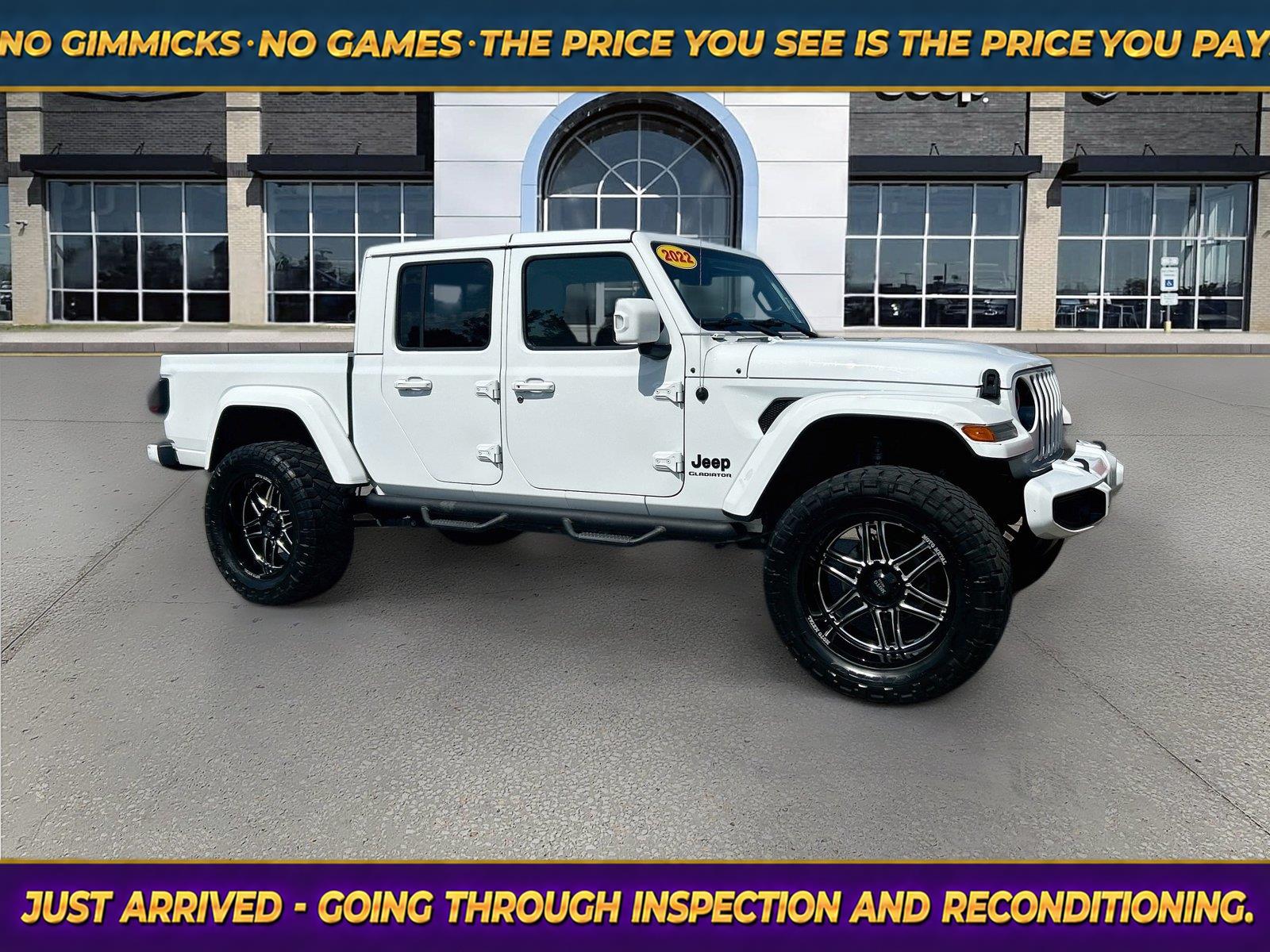 Bright White Clearcoat 2022 Jeep Gladiator Pickup Truck Four-Wheel Drive 8-Speed Automatic