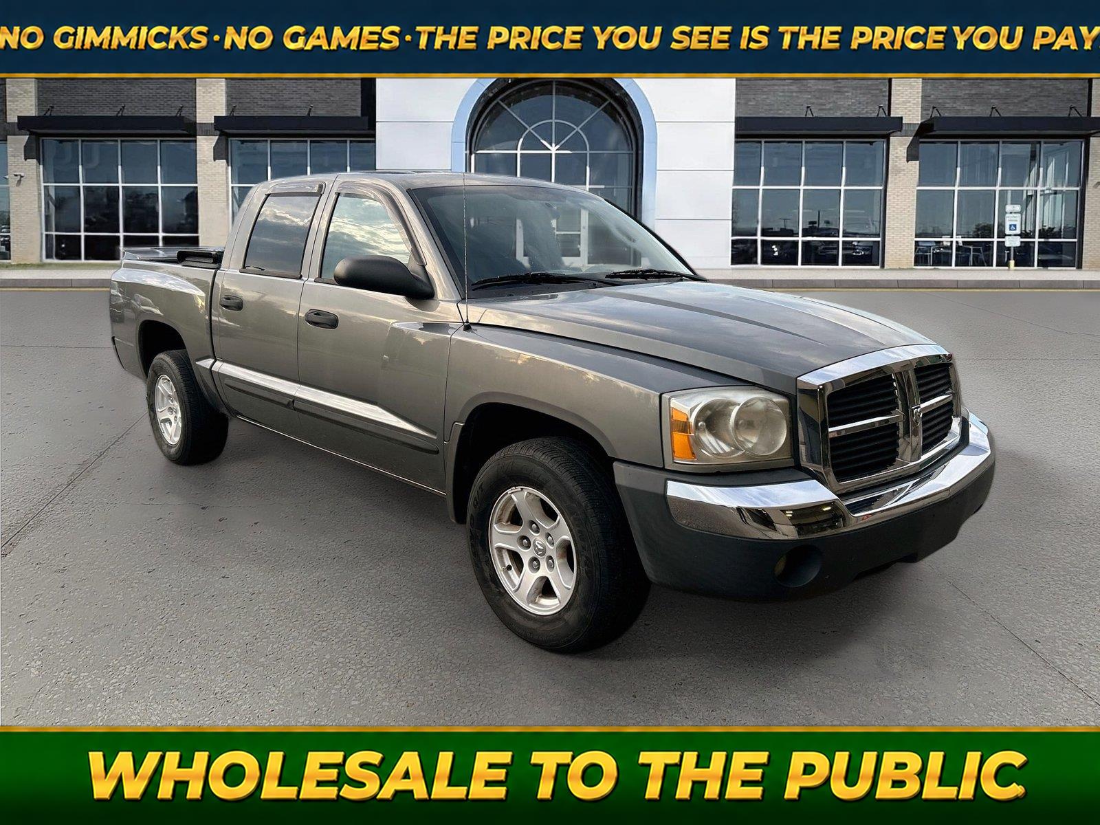 Mineral Gray Metallic Clearcoat 2005 Dodge Dakota Pickup Truck Rear-Wheel Drive 4-Speed Automatic Overdrive