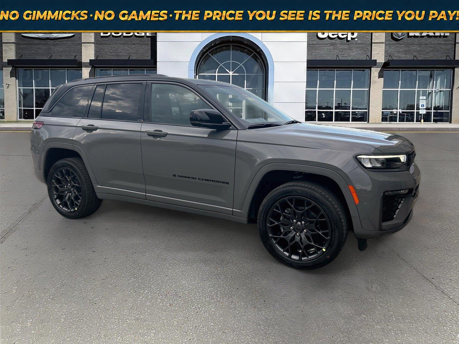 Sting-Gray Clearcoat 2027 Jeep Grand Cherokee SUV / Crossover Four-Wheel Drive 8-Speed Automatic