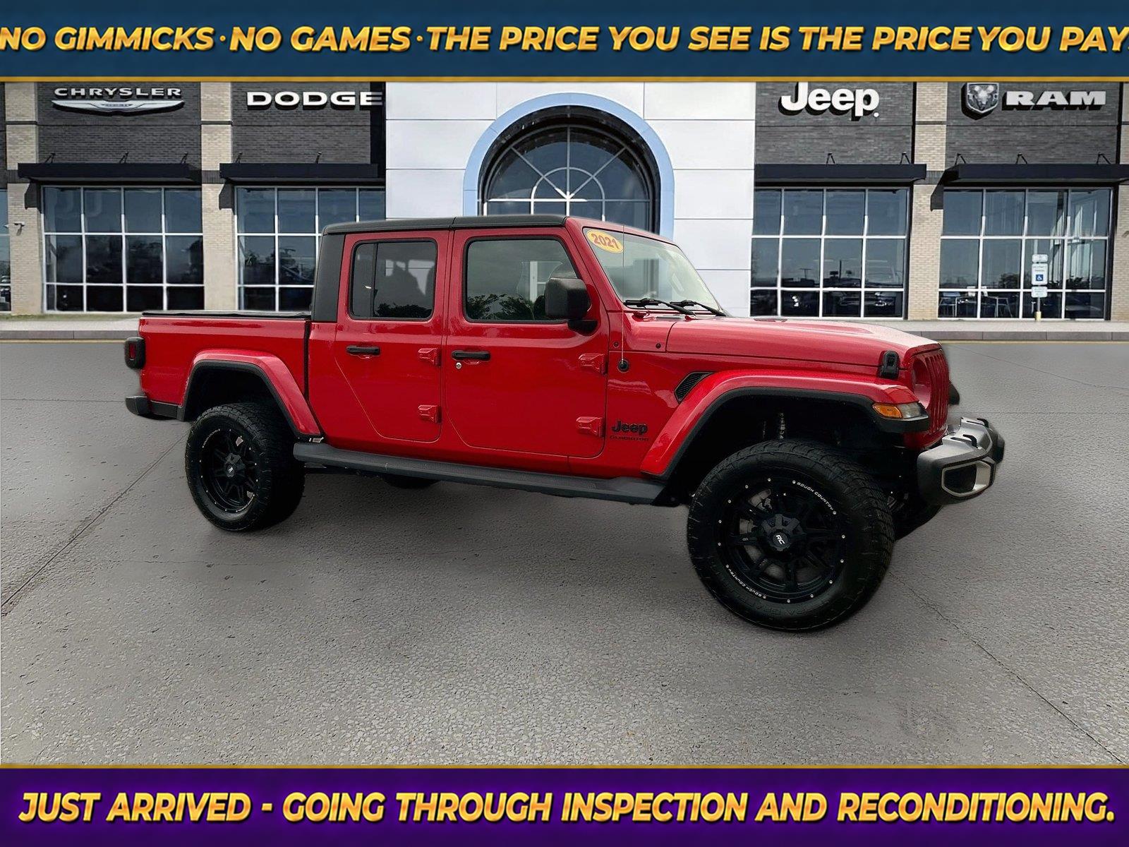 Firecracker Red Clearcoat 2021 Jeep Gladiator Pickup Truck Four-Wheel Drive 8-Speed Automatic