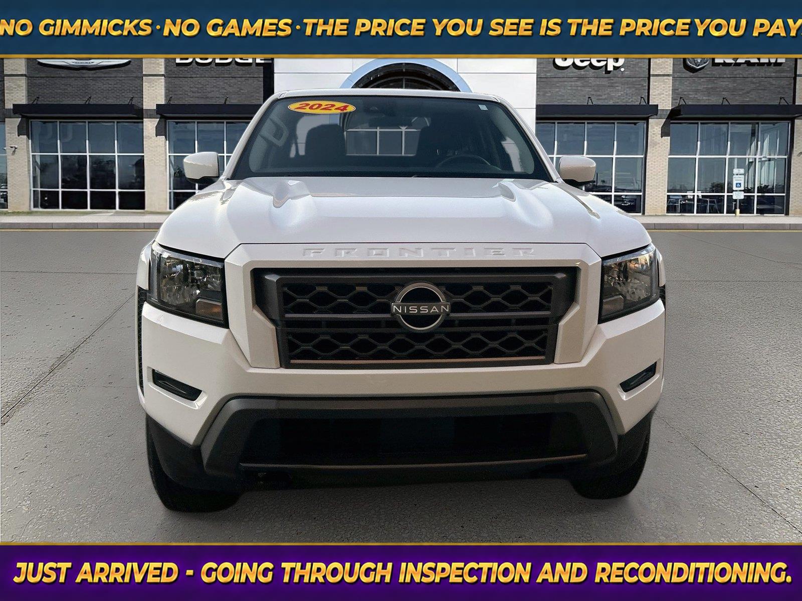 Glacier White 2024 Nissan Frontier Pickup Truck Four-Wheel Drive Automatic