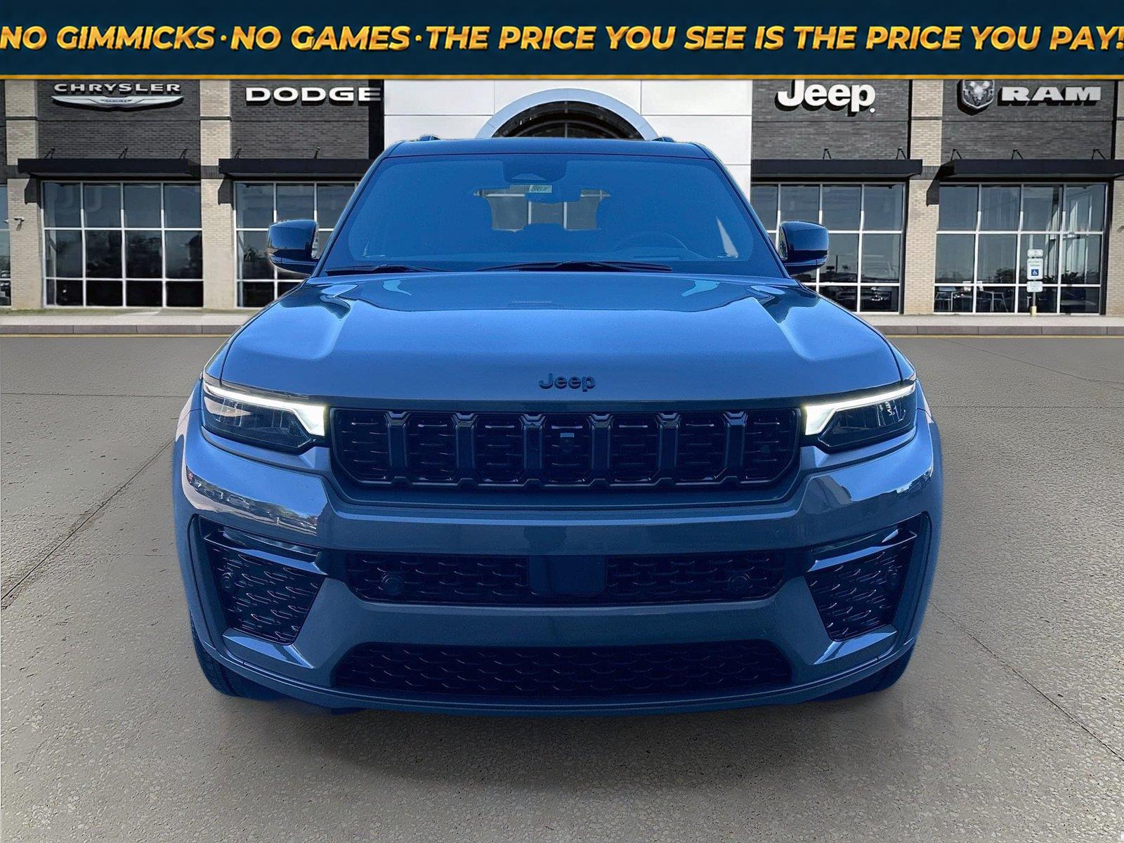 Sting-Gray Clearcoat 2027 Jeep Grand Cherokee SUV / Crossover Four-Wheel Drive 8-Speed Automatic