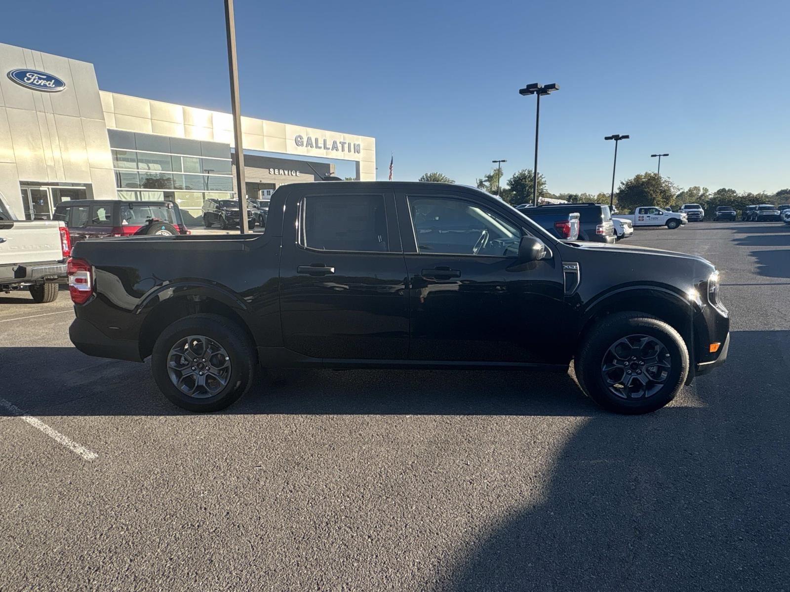 View vehicle photo 4