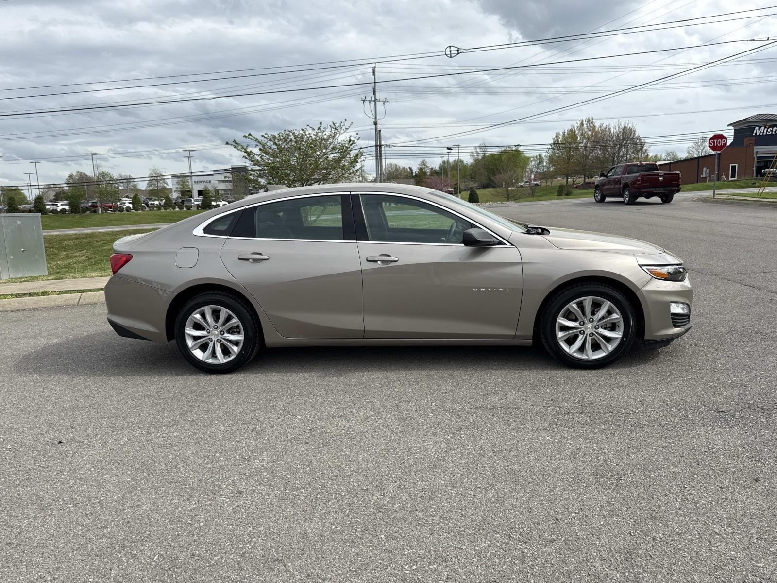 View vehicle photo 4