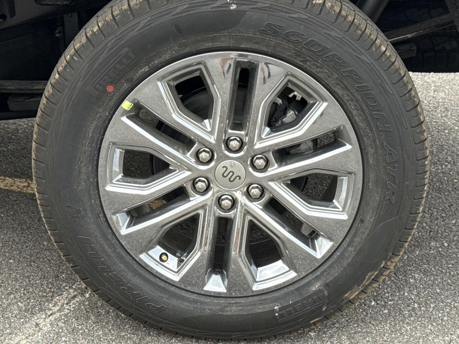 View vehicle photo 7