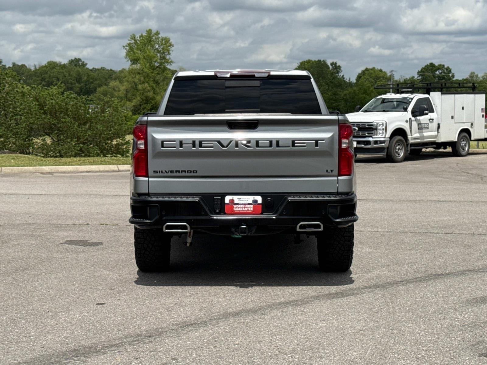 View vehicle photo 6