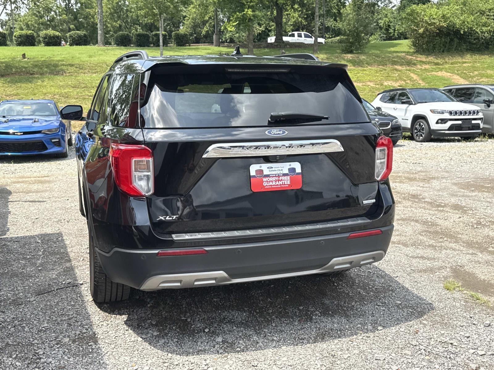 View vehicle photo 5