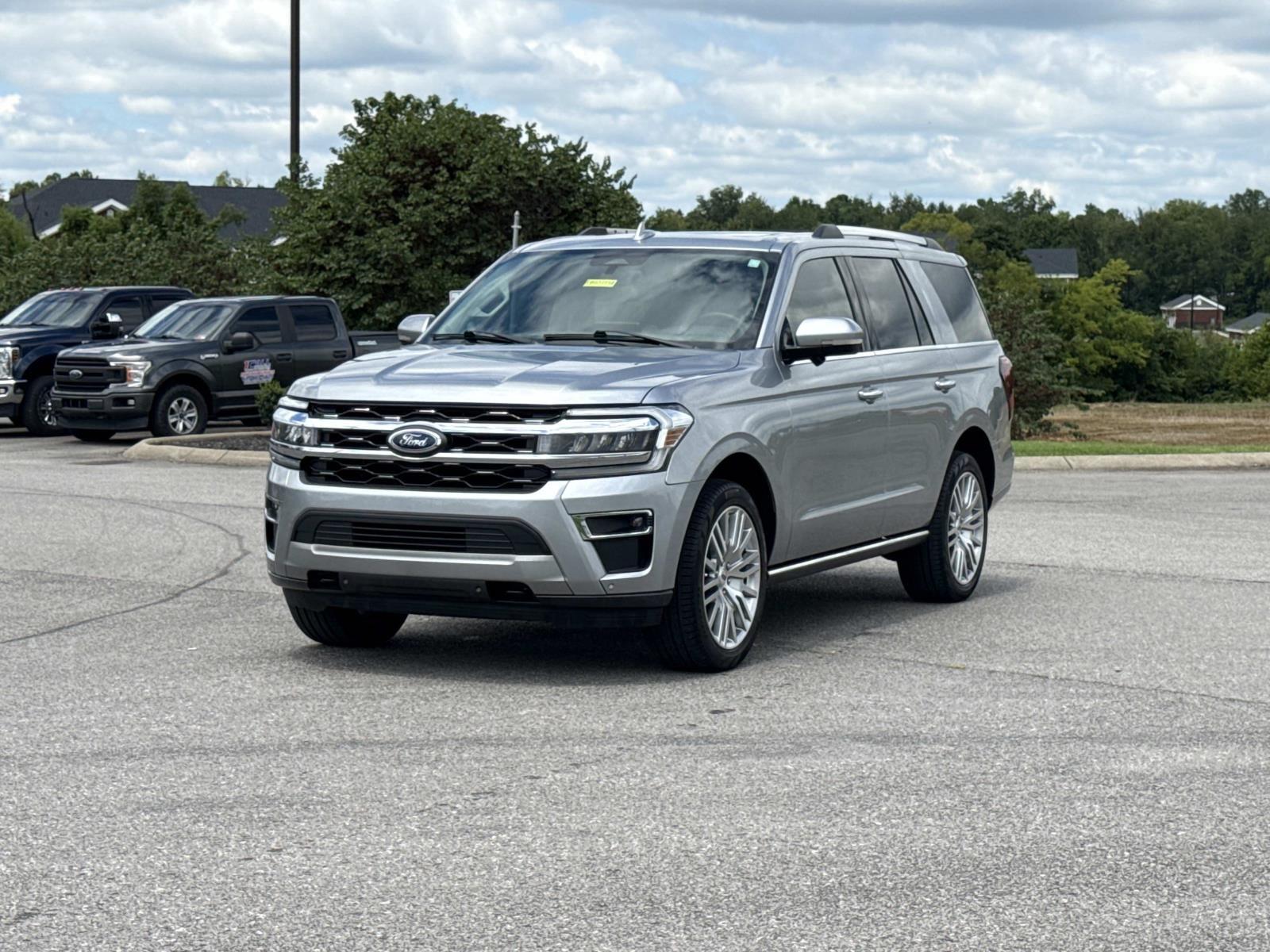Iconic Silver Metallic 2024 Ford Expedition SUV / Crossover Four-Wheel Drive Automatic