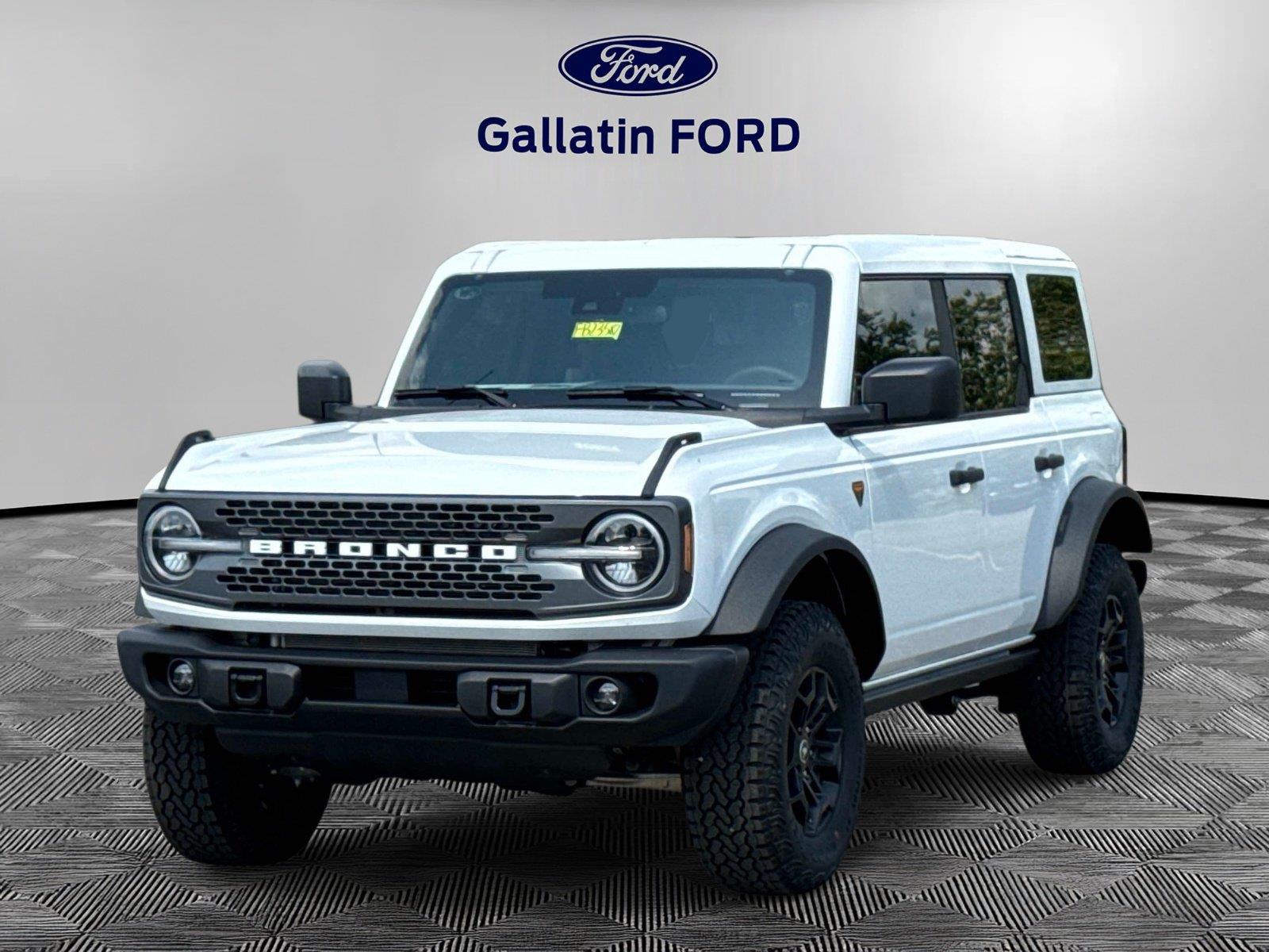 Oxford White 2026 Ford Bronco SUV / Crossover Four-Wheel Drive Automatic