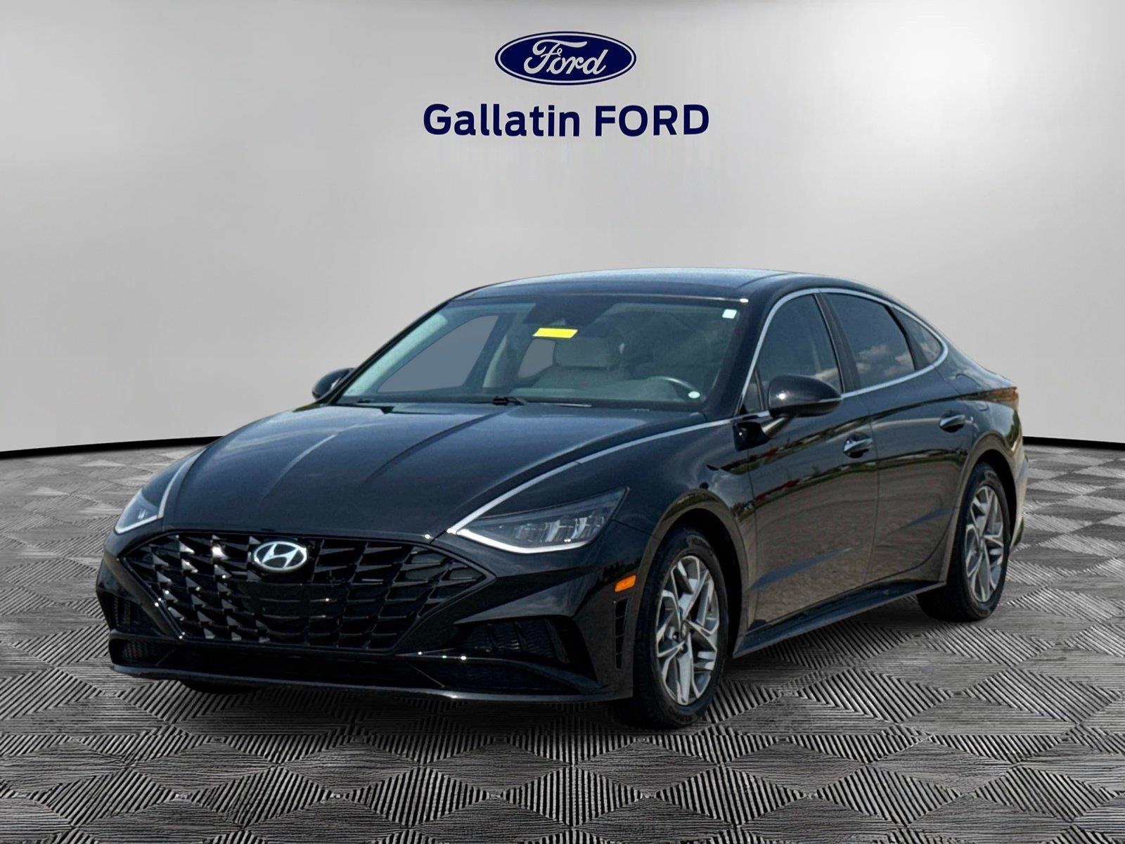 Onyx Black 2023 Hyundai Sonata Sedan Front-Wheel Drive Automatic
