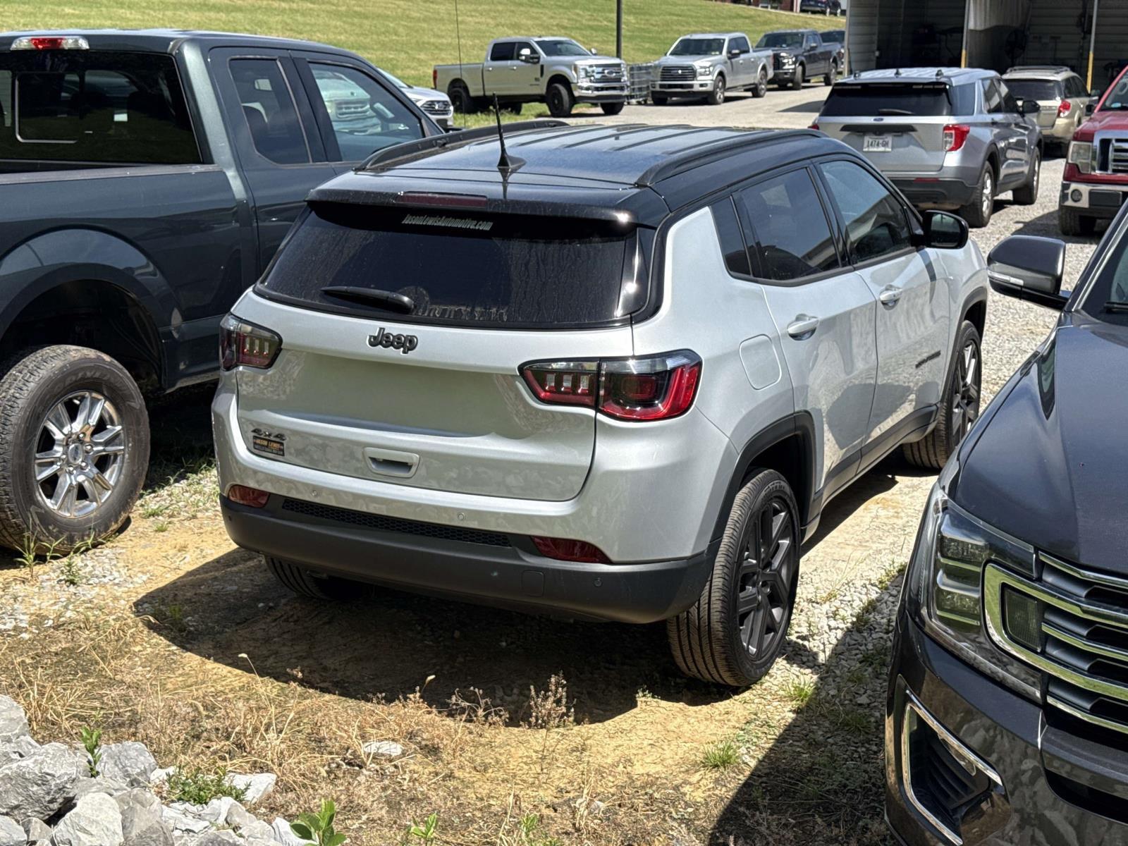 View vehicle photo 4
